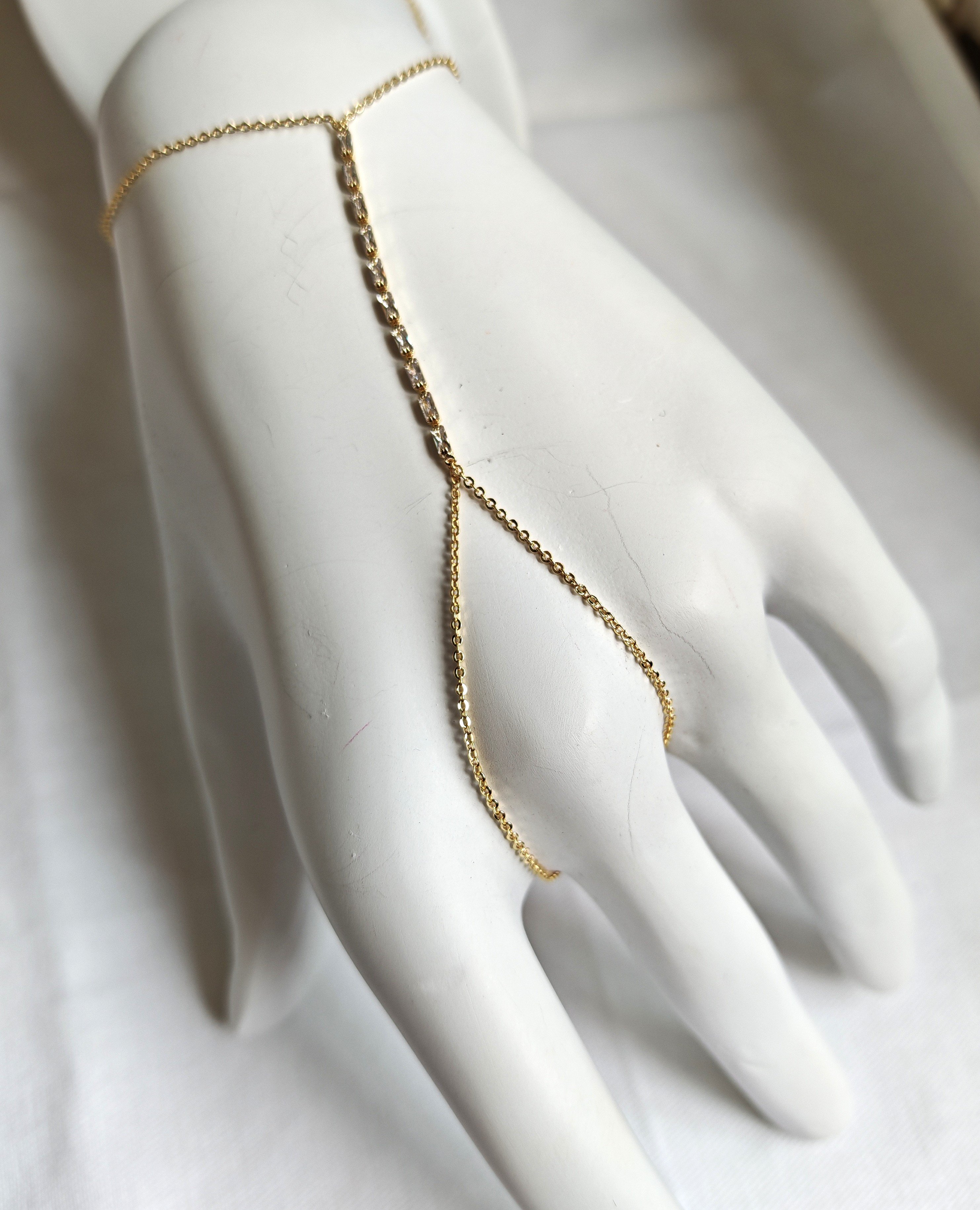 İnce Baget Taşlı Bilekten Bağlamalı Şahmeran ( Gold) 