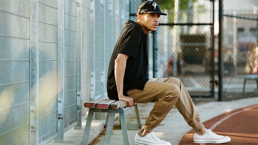 Erkek Jogger Pantolon Nasıl Kombinlenir?