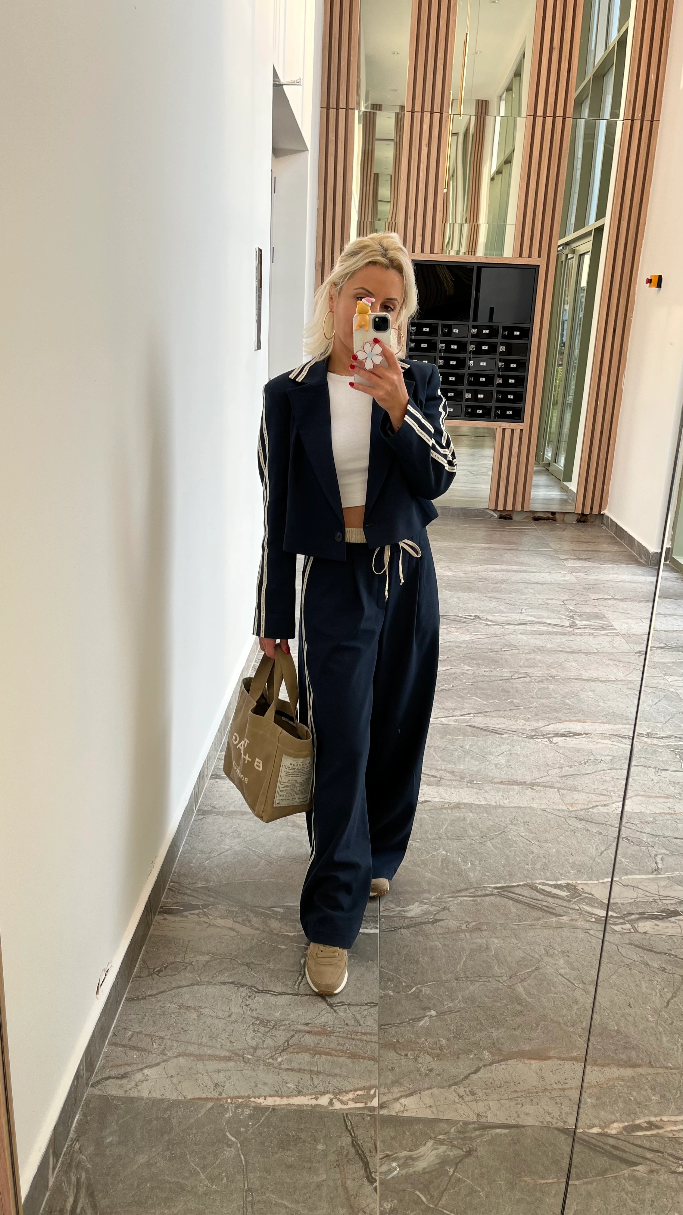 Yazı Detay Şeritli Pantolon Blazer Ceket Takım 