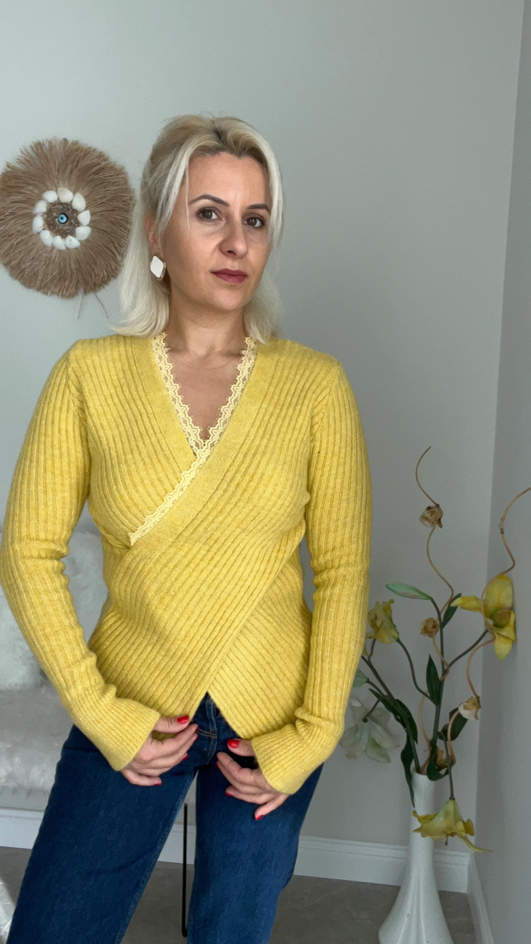 Kruvaze Dantel Detay Triko Kazak Sarı 