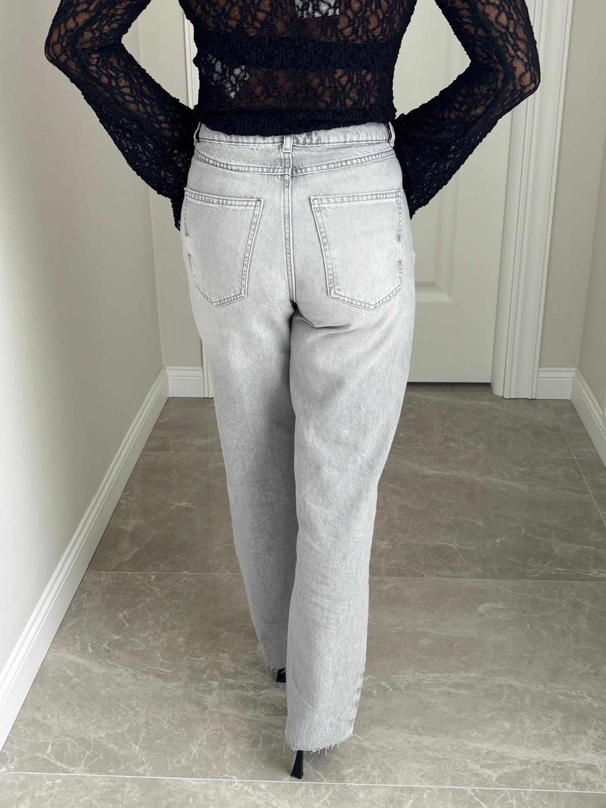 Gri Taş Kaplamalı Jean 