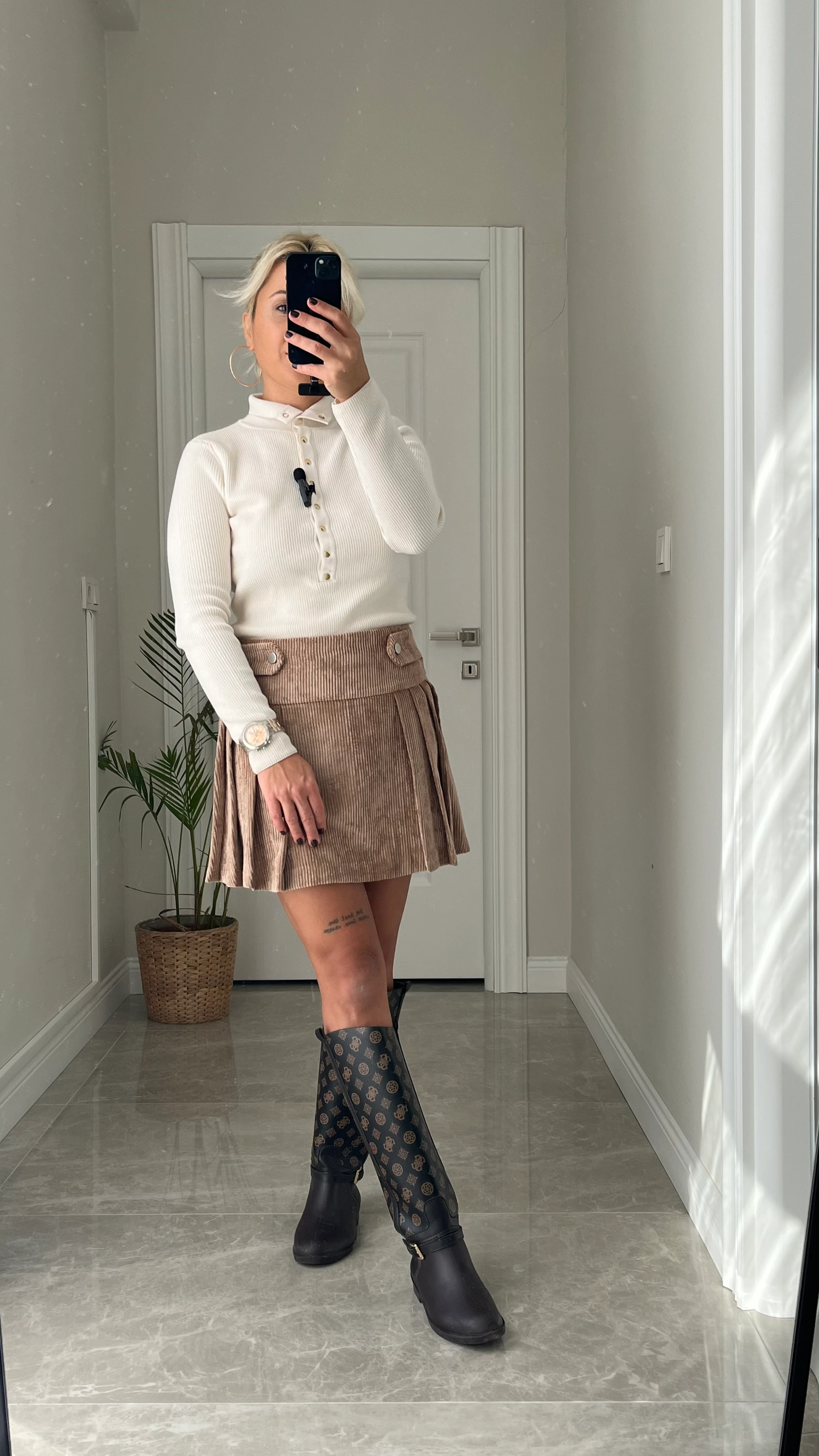 Kordon Kadife Mini Etek Krem Renk