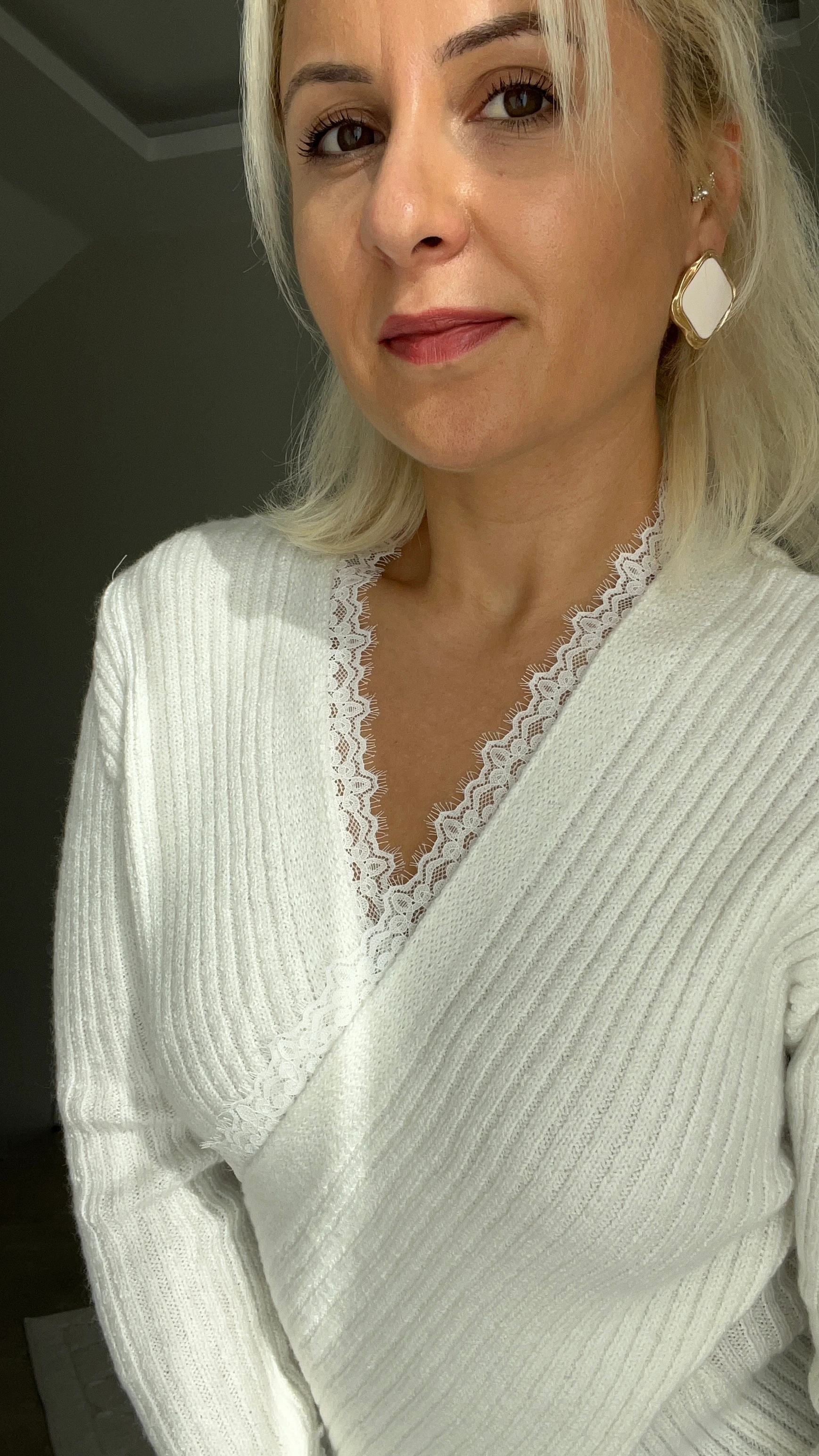 Kruvaze Dantel Detay Triko Kazak Beyaz