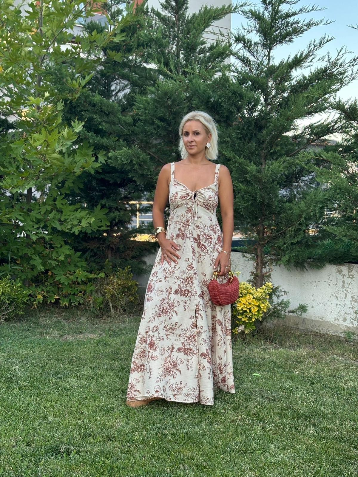 Çiçek Desenli Askılı Müslin Elbise