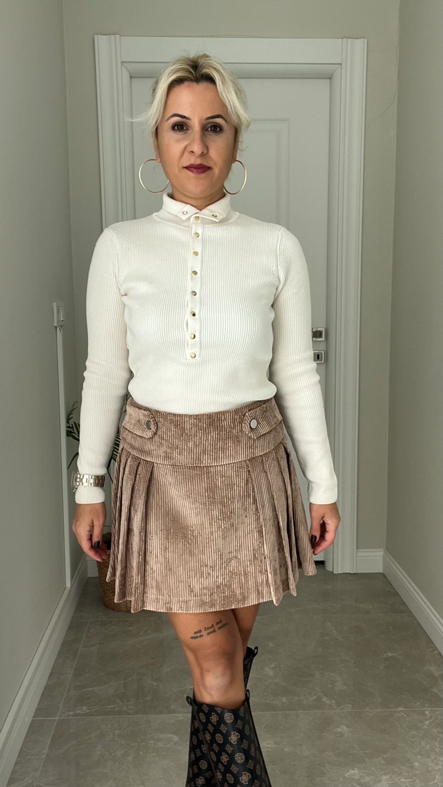 Kordon Kadife Mini Etek Krem Renk