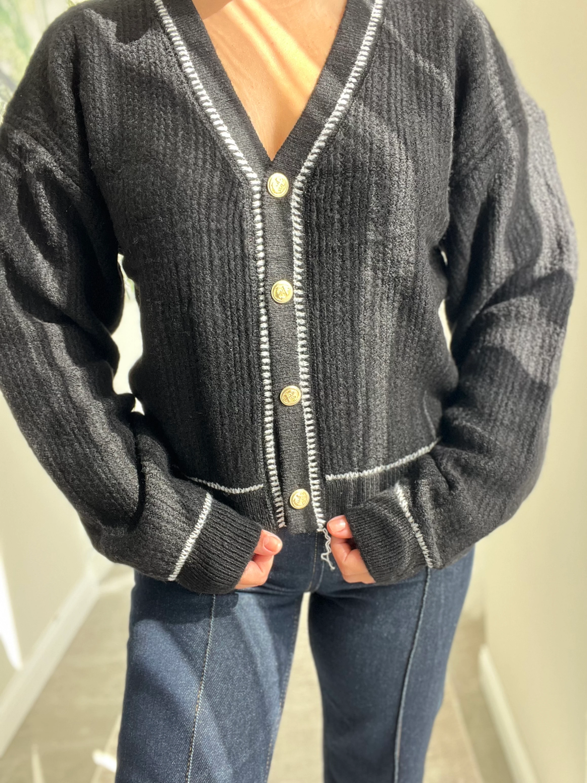 Gold Düğme Detay Şeritli Hırka Siyah