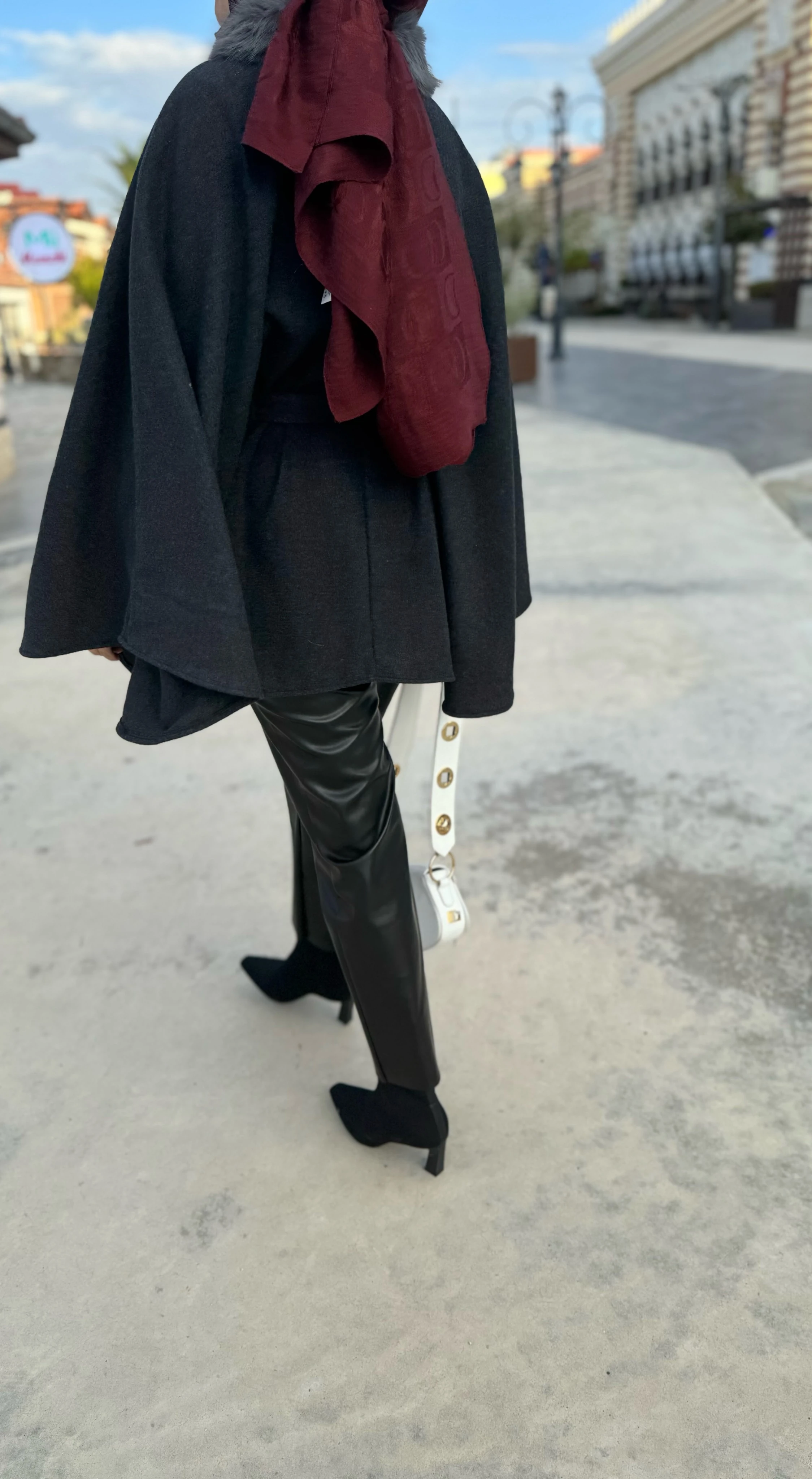 Kürk yaka panço - antrasit 