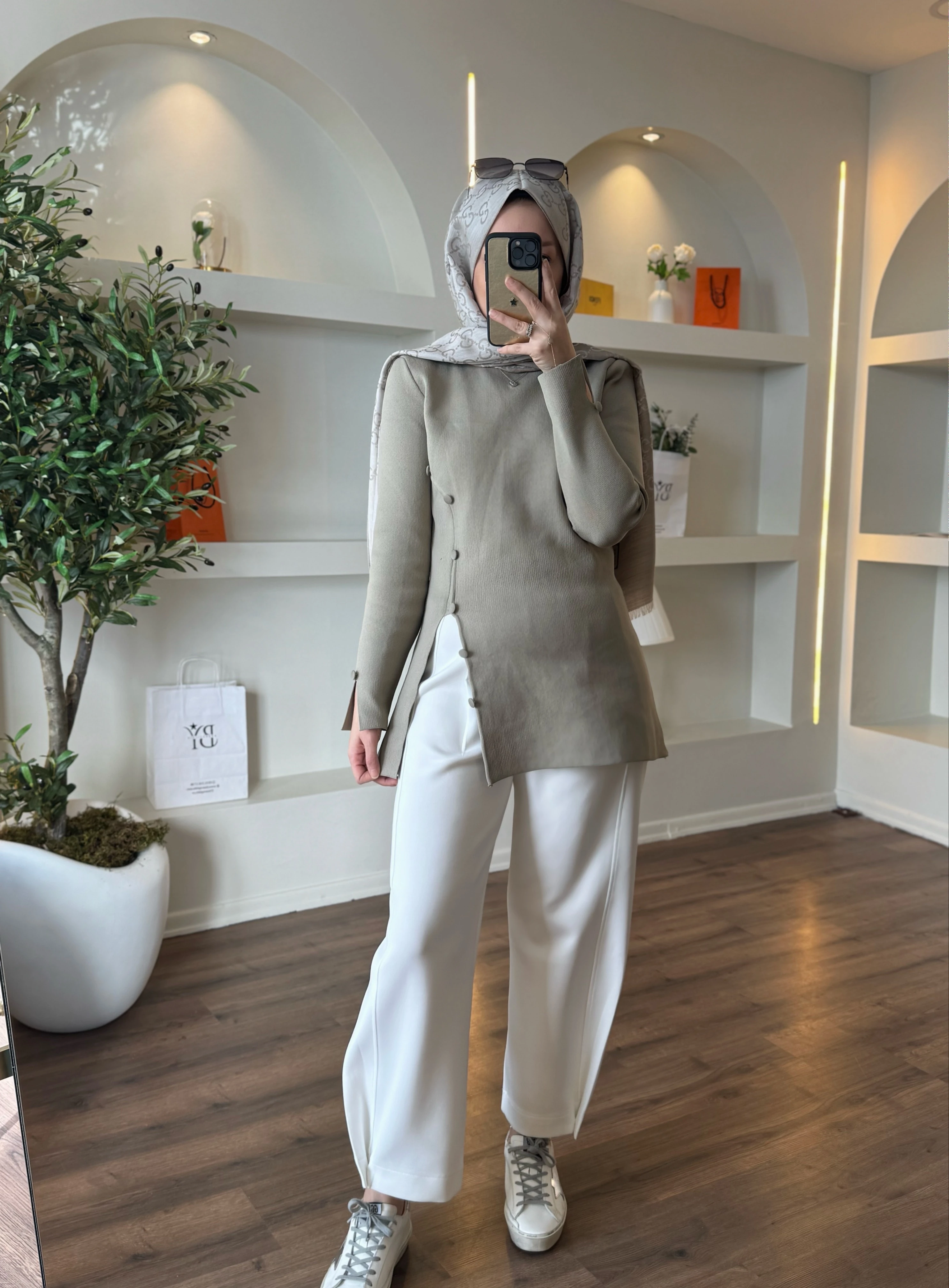 Paçası düğmeli Scuba pantolon - beyaz