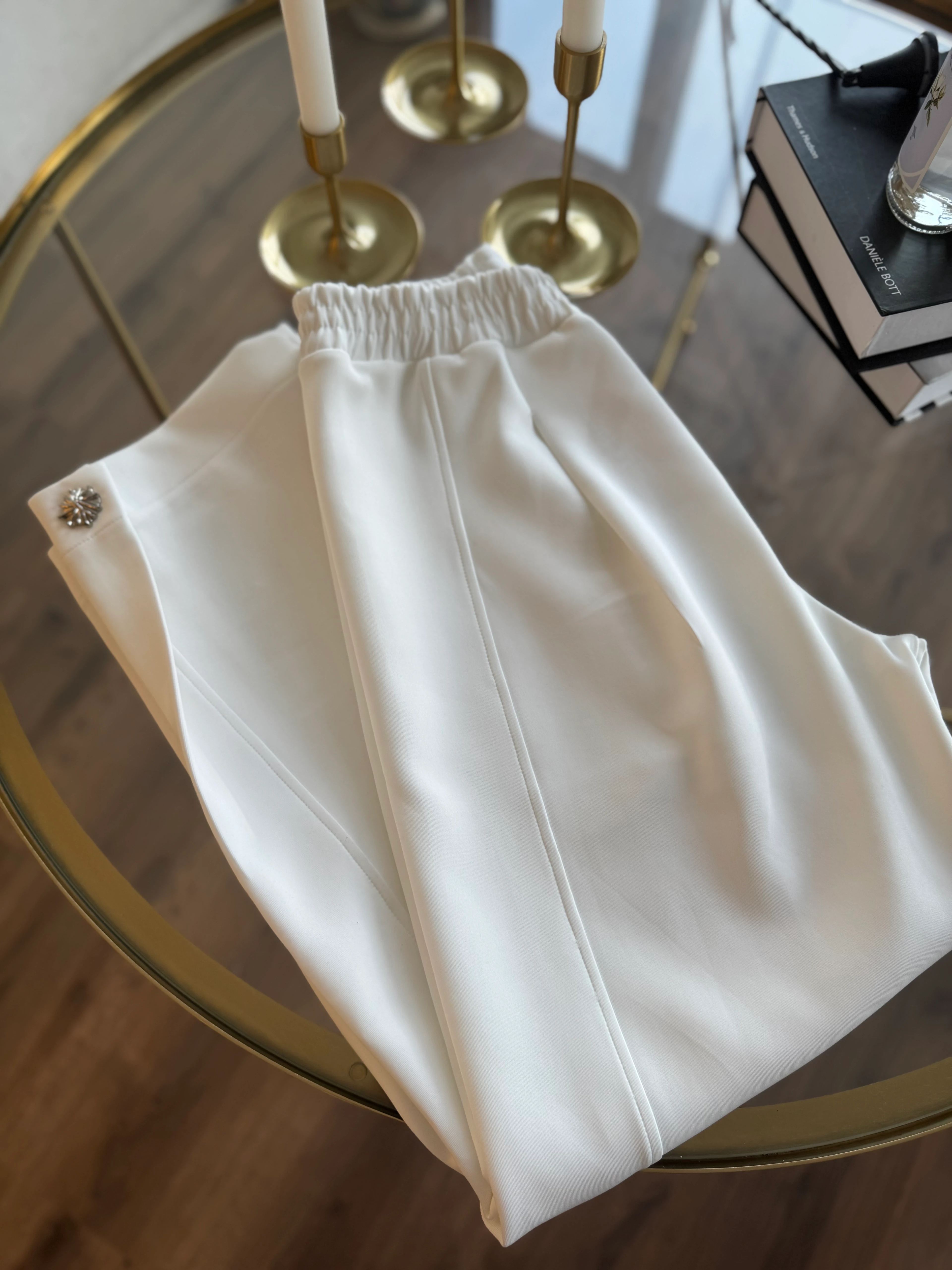 Paçası düğmeli Scuba pantolon - beyaz