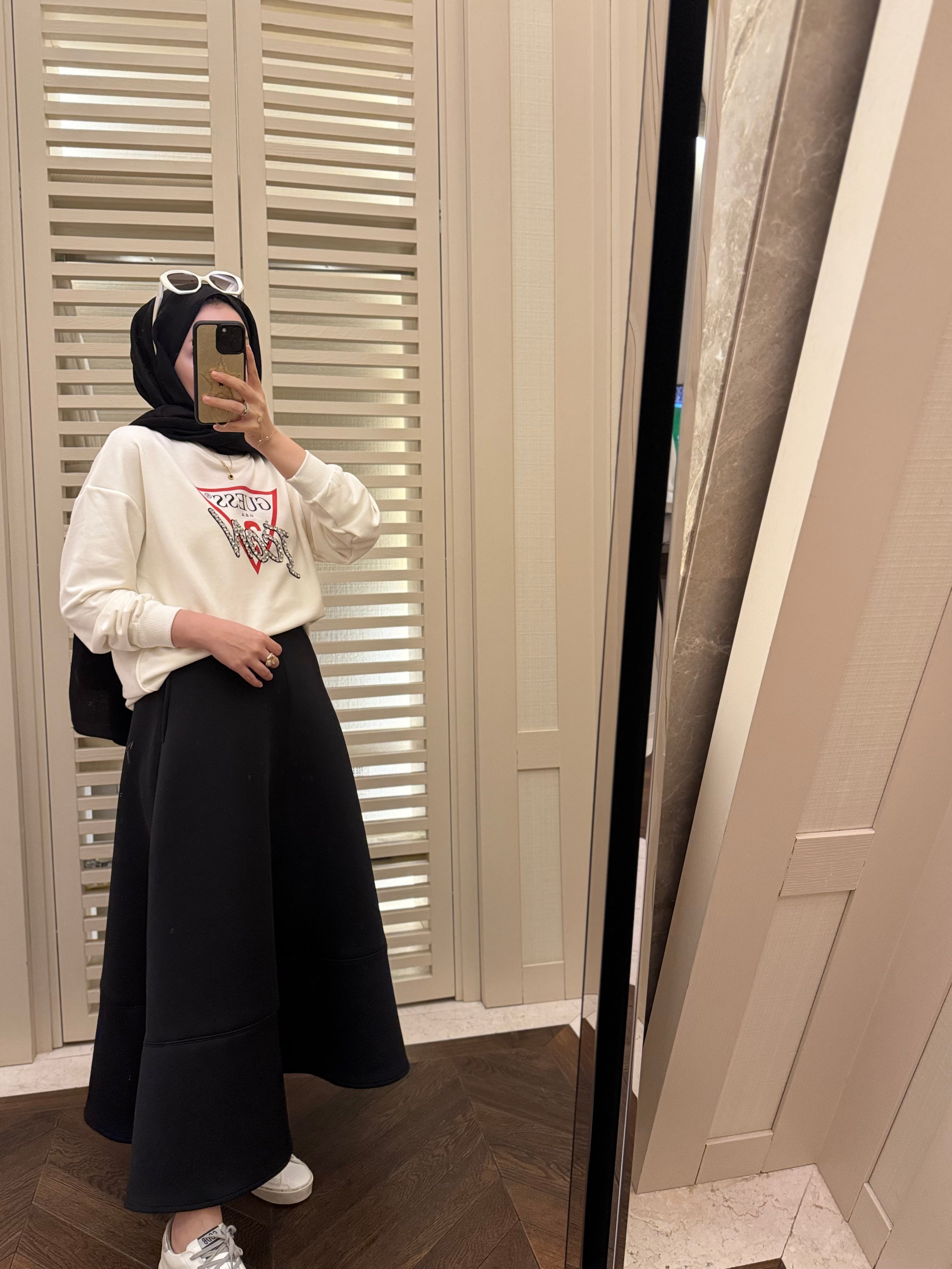 Muadil taşlı sweatshirt - beyaz
