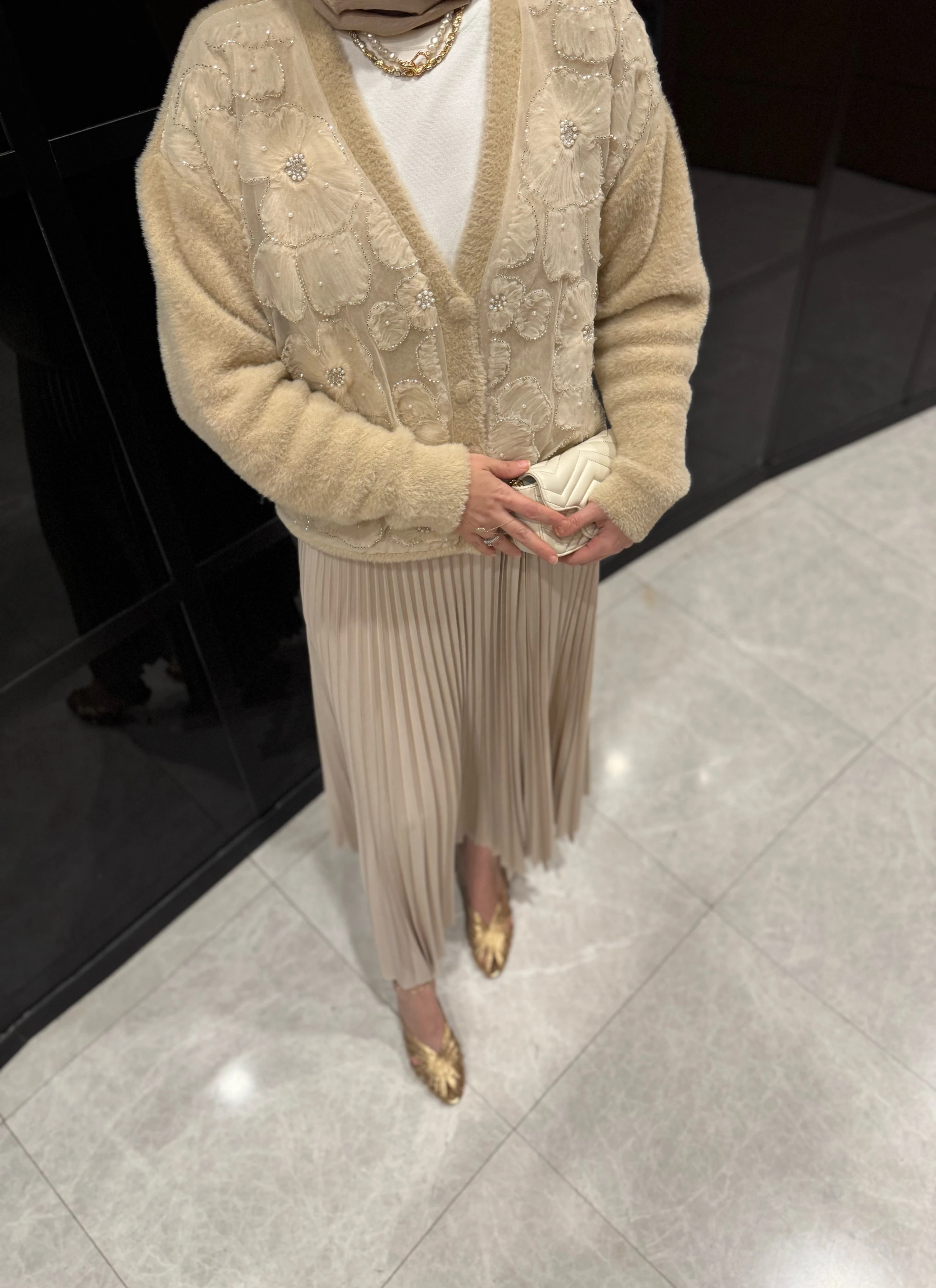 Çiçek işlemeli angora hırka - taş