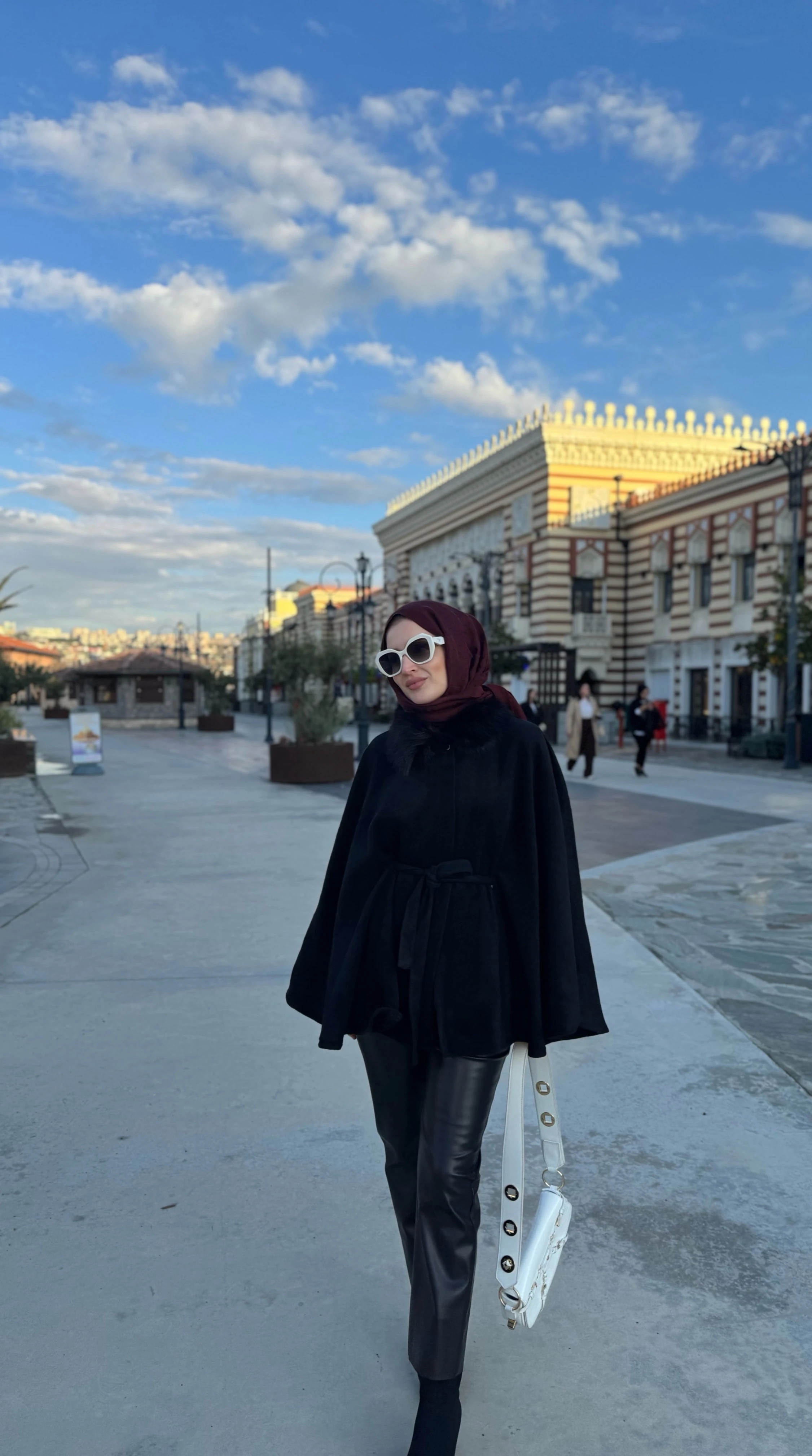 Kürk yaka panço - siyah 