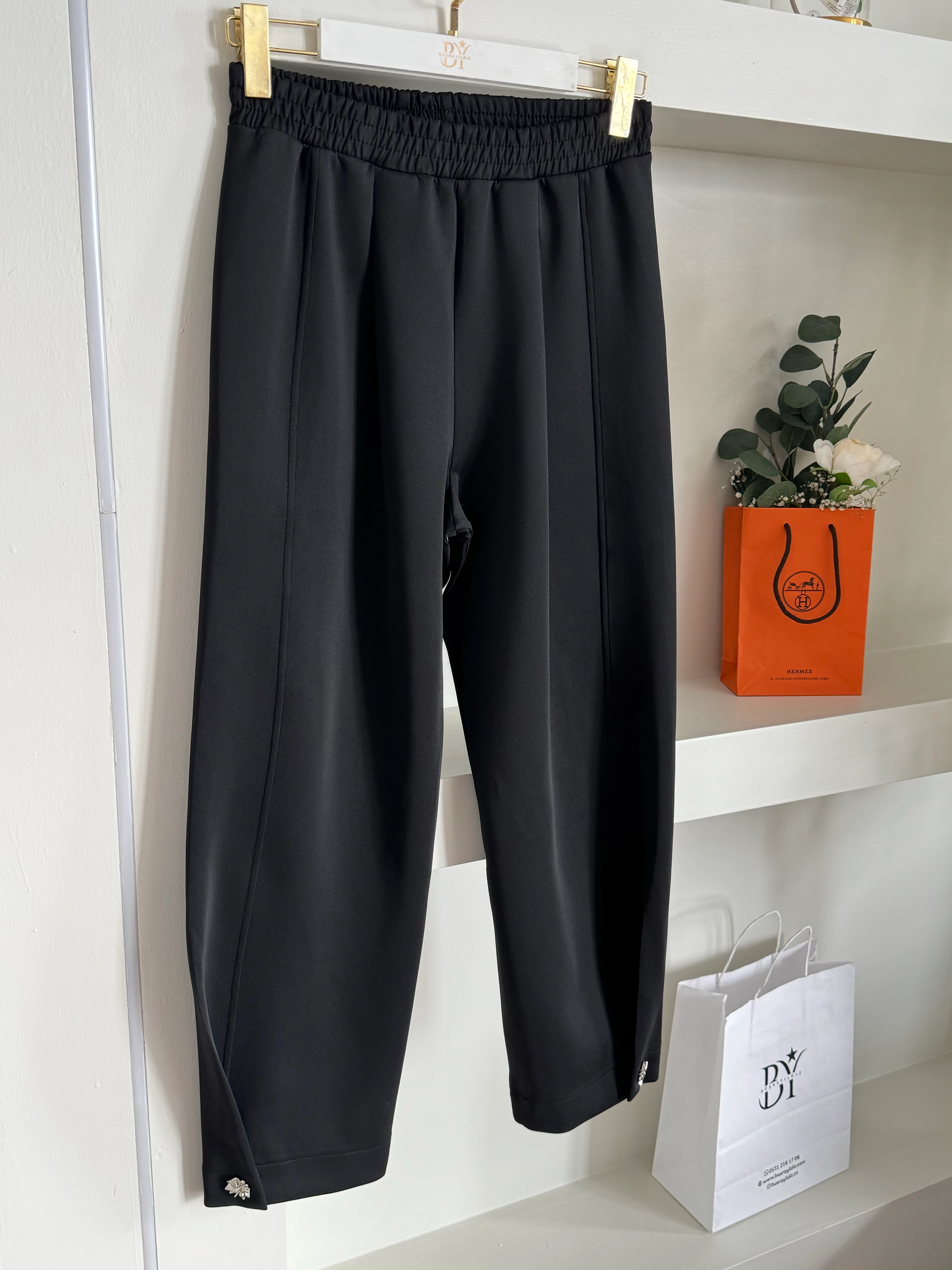 Paçası düğmeli Scuba pantolon- siyah 