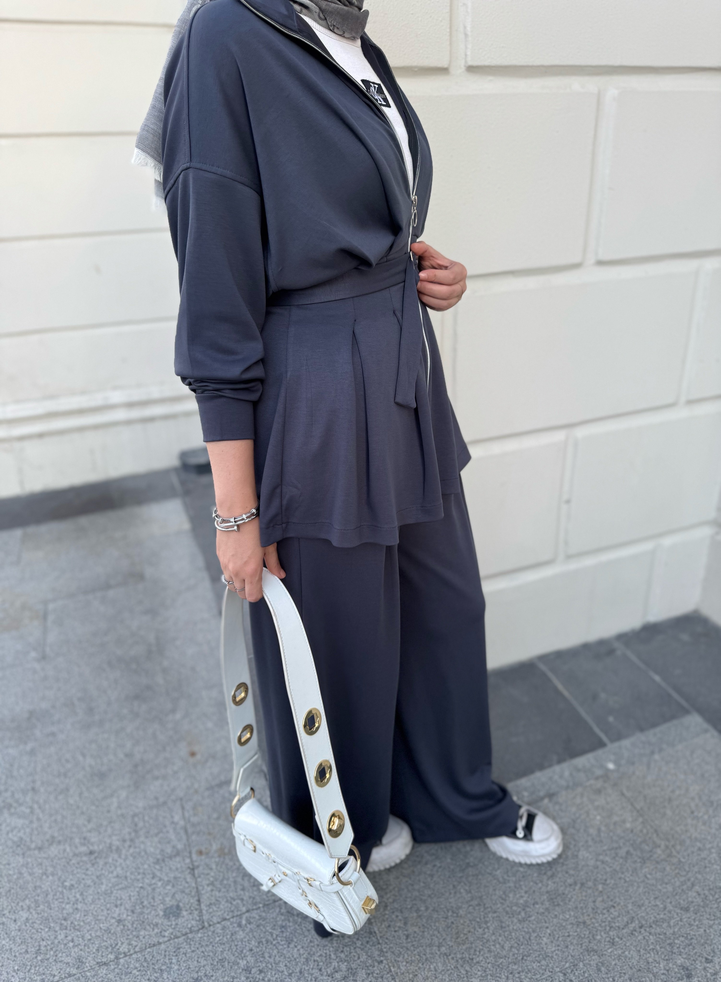 Laura takım - füme