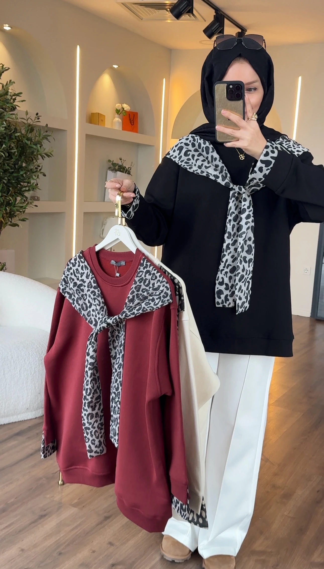 Leopar fularlı sweatshirt- siyah