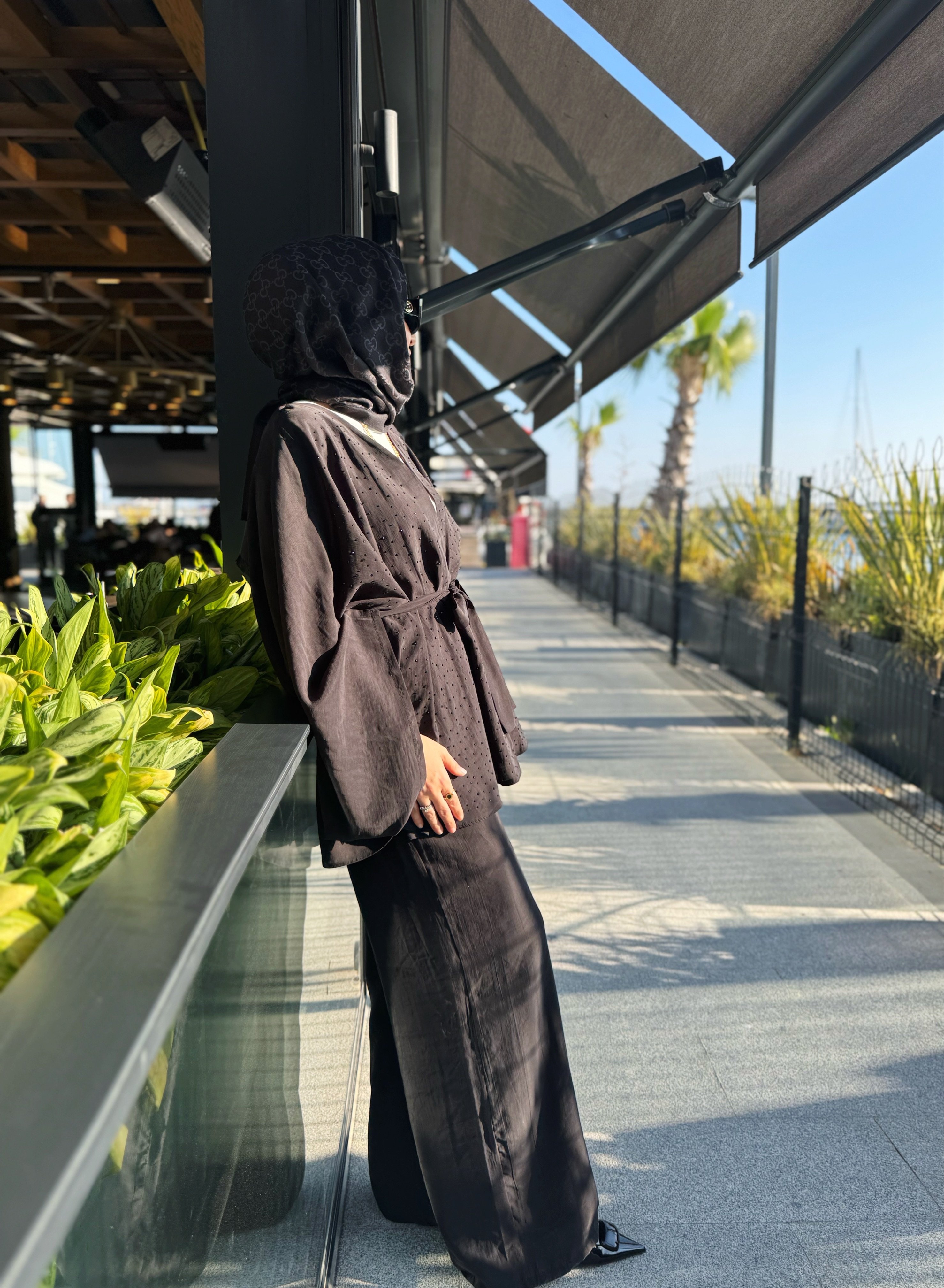 Lia taşlı takım-siyah