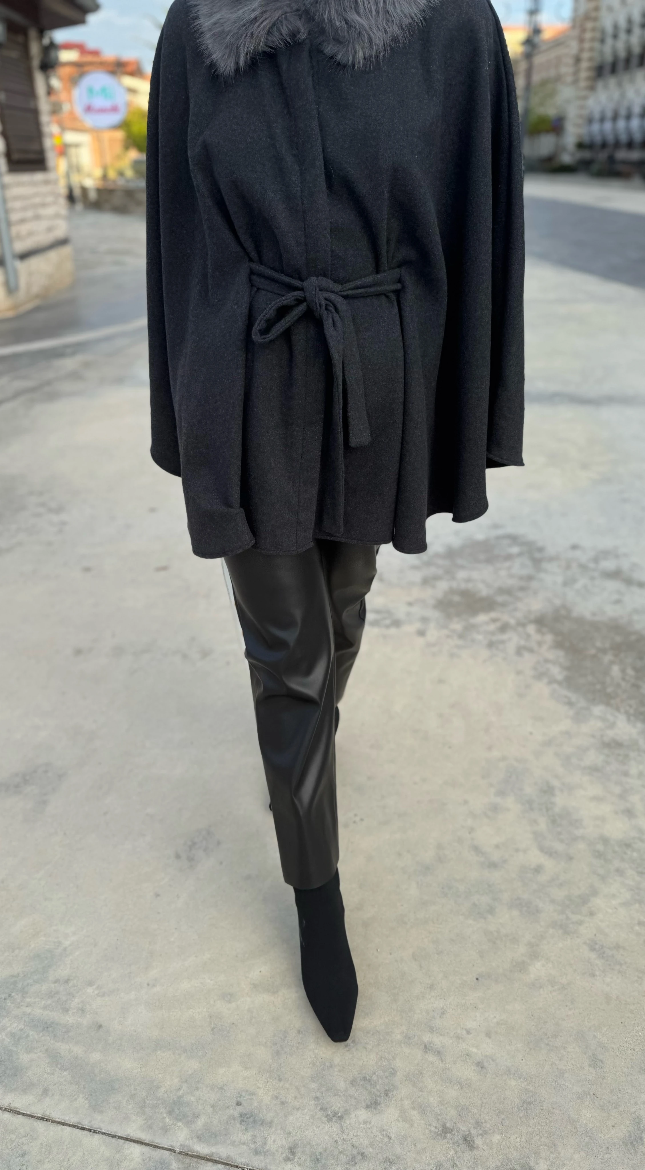 Kürk yaka panço - antrasit 