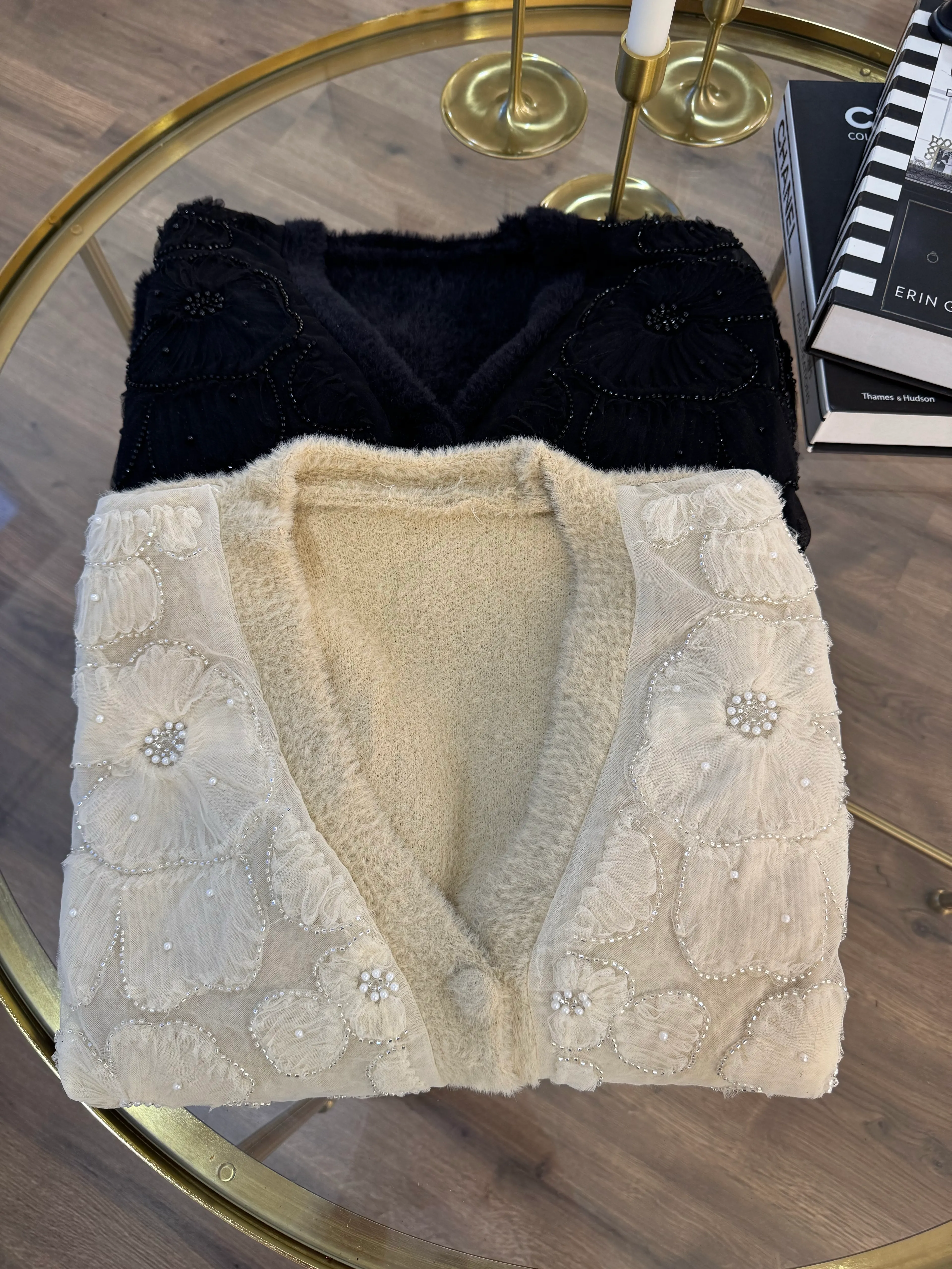 Çiçek işlemeli angora hırka - taş