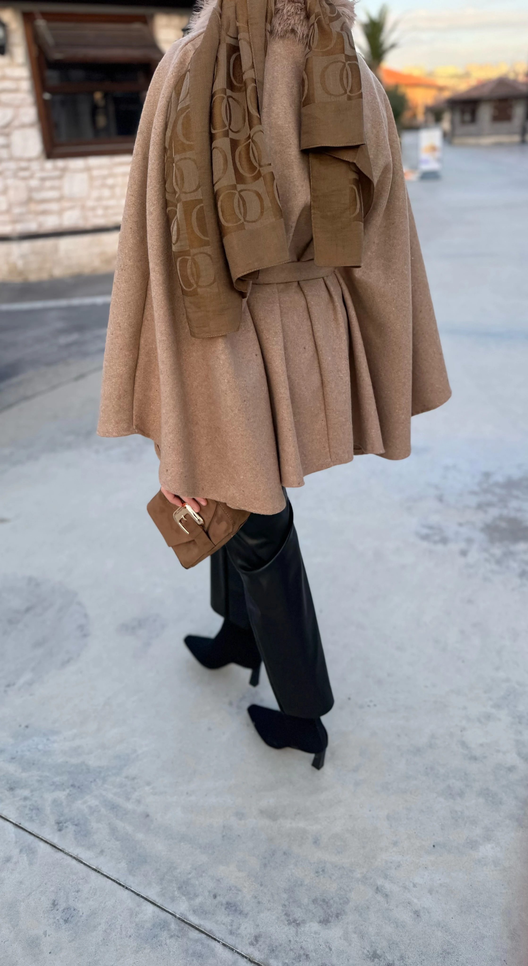 Kürk yaka panço - camel