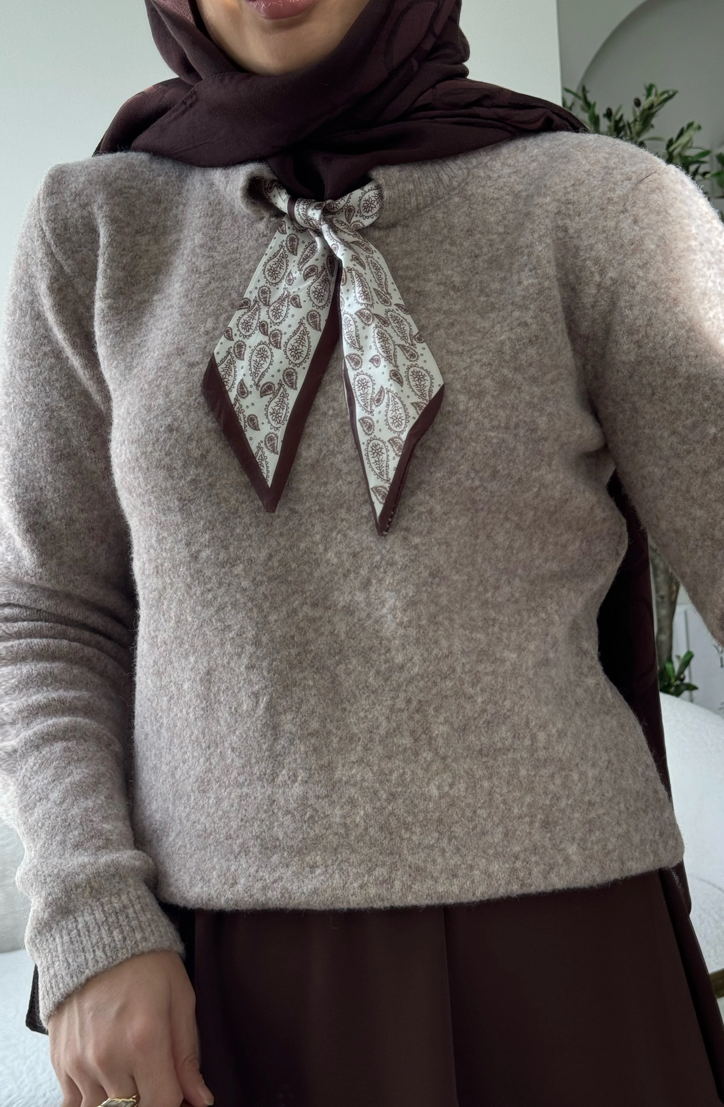 Fularlı triko kazak - kahverengi