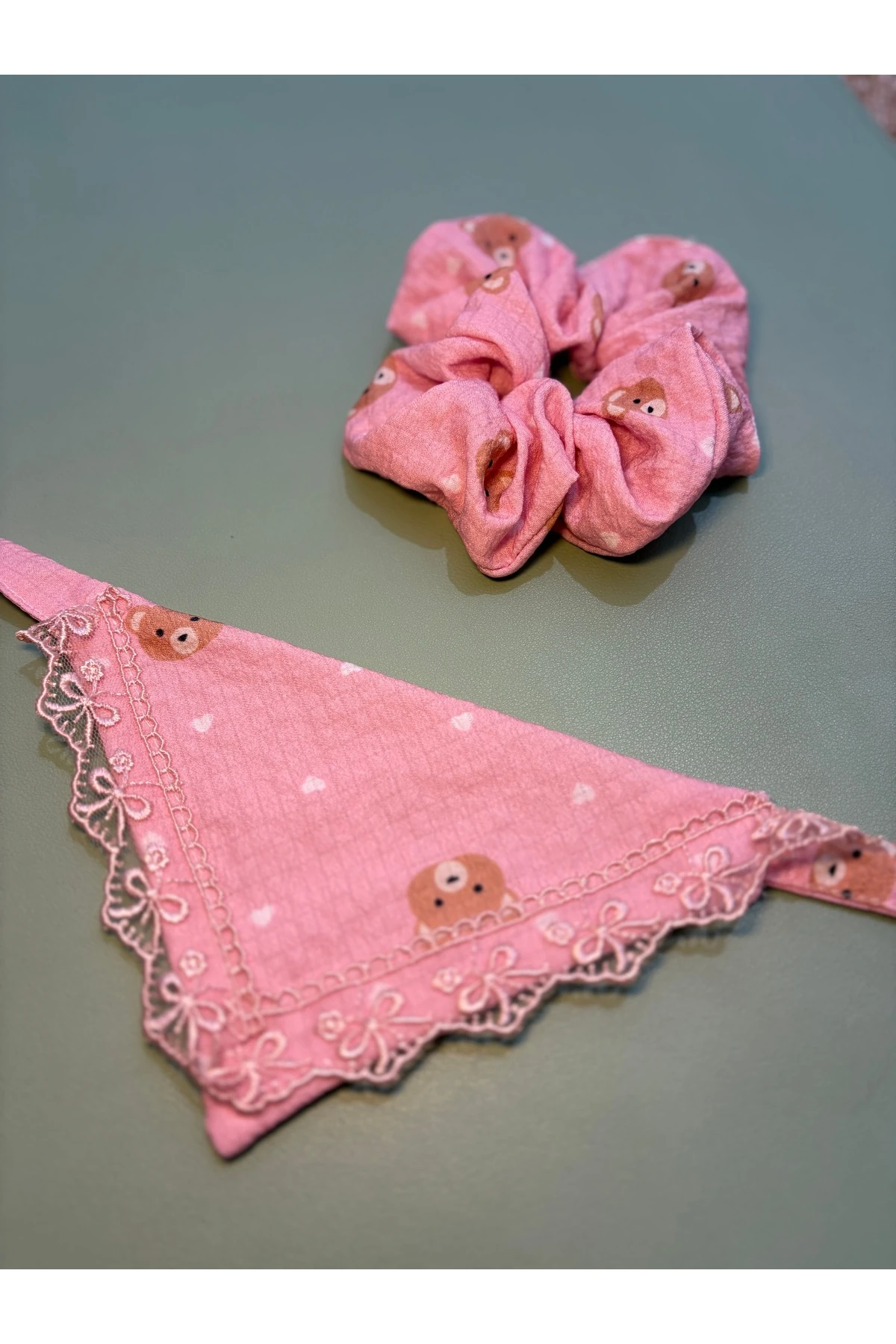 Pembe Toka ve Köpek Fuları Takımı