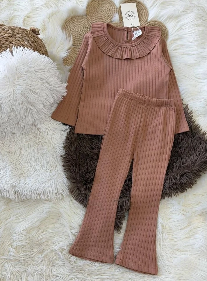 Kız Çocuk Vintage Esintili Fırfır Yaka Fitilli Takım