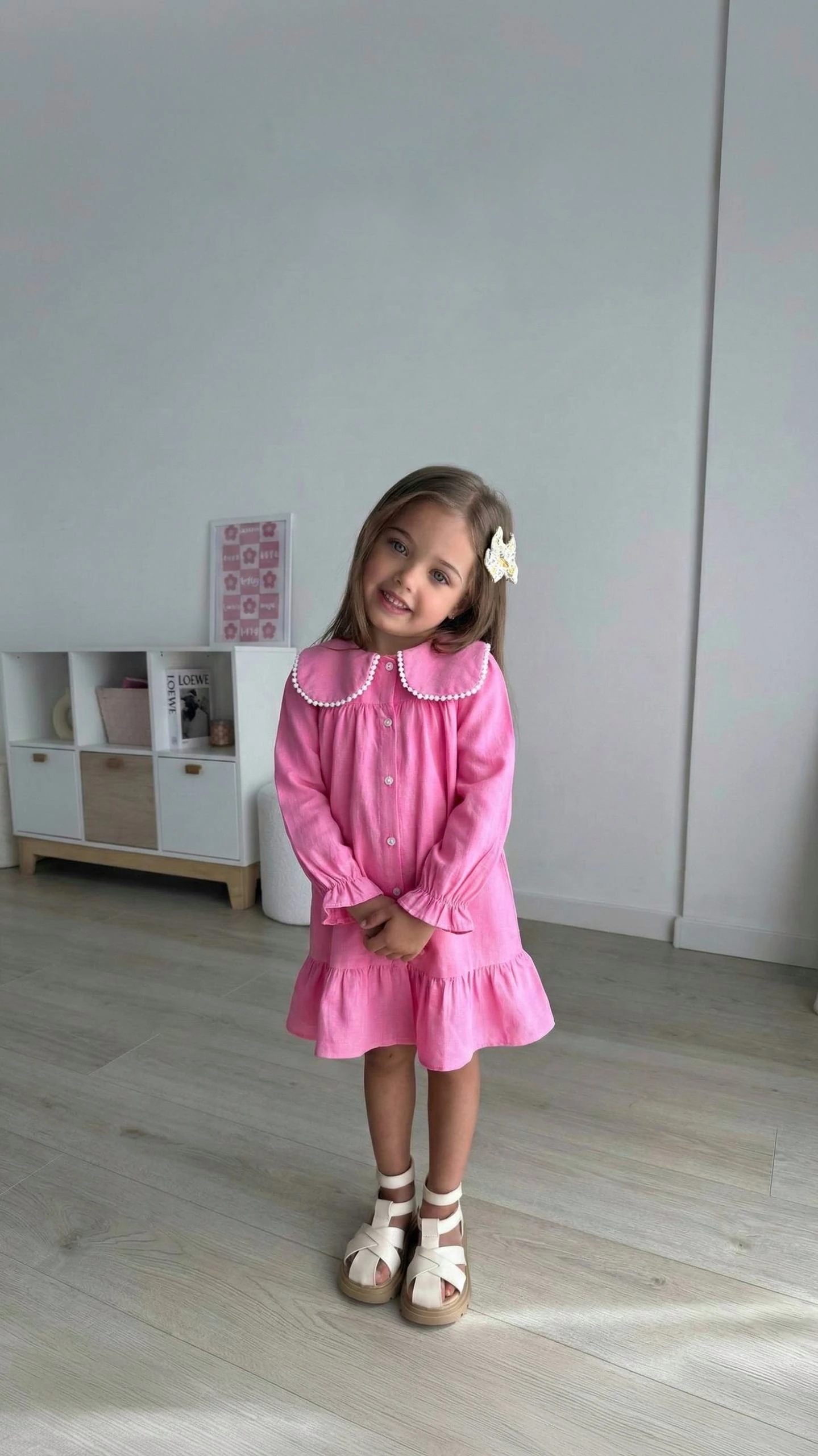 Kız Çocuk Pembe Bebe Yaka Piko Nakışlı Keten Karışımlı Fırfırlı Elbise
