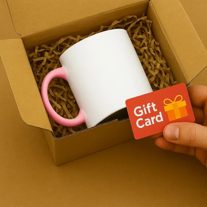Pembe Kulplu & Pembe İçli Kişiye Özel Doğum Günü Kupası | Gift Kart & Şık Paket