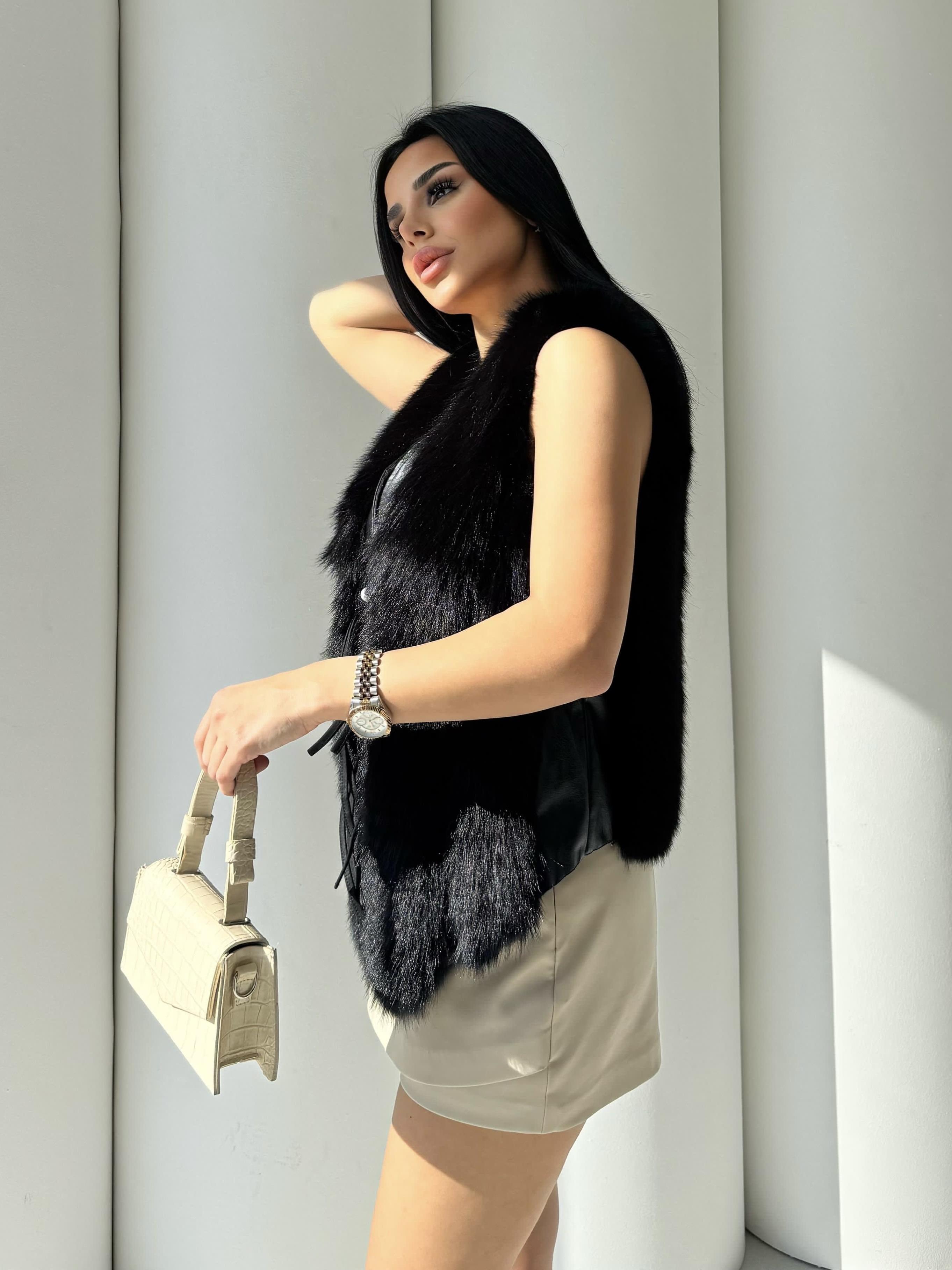 Deep İnci Detaylı İthal Kürk Yelek Siyah