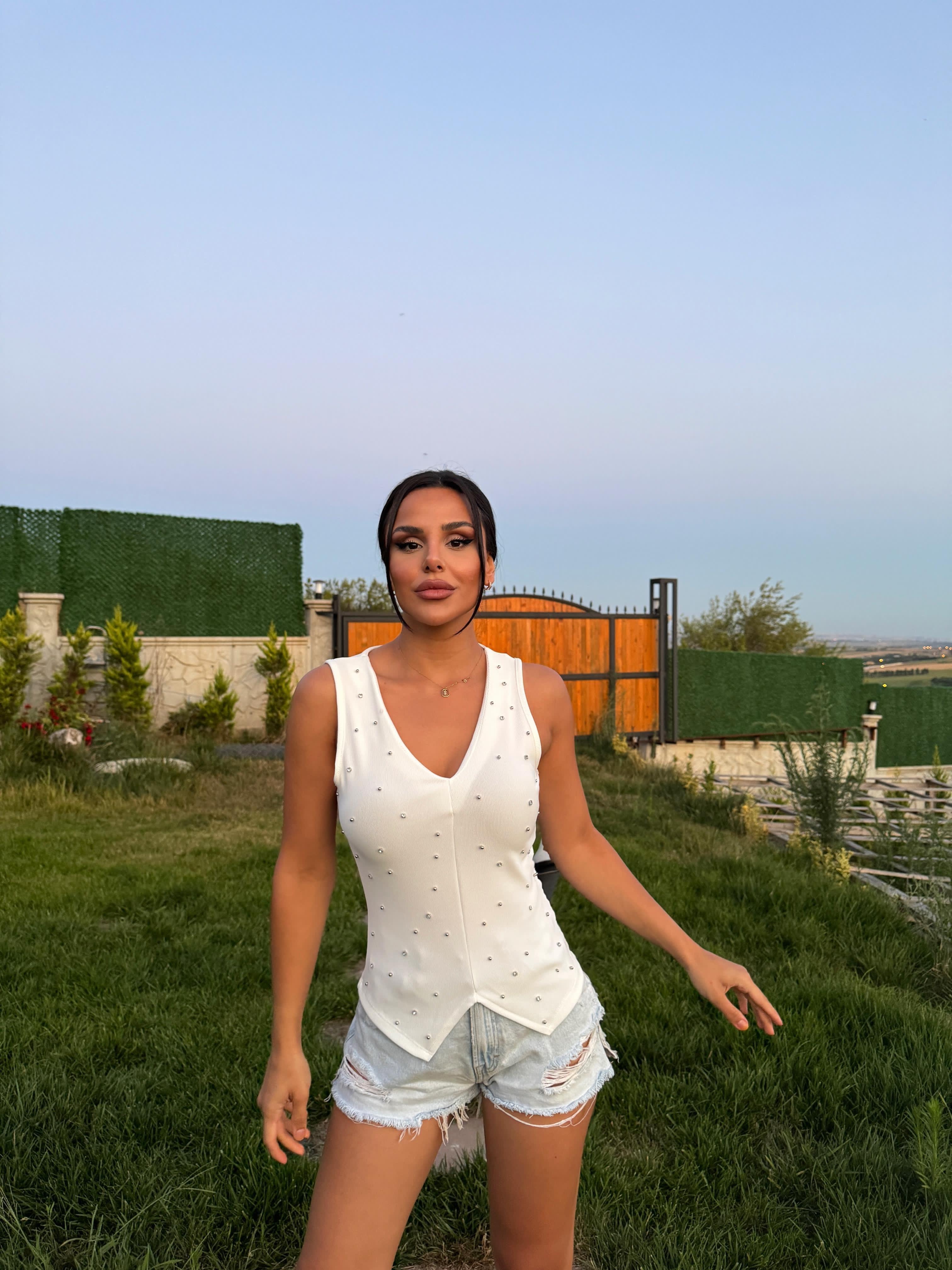 Ceyla Taşlı Bluz Beyaz