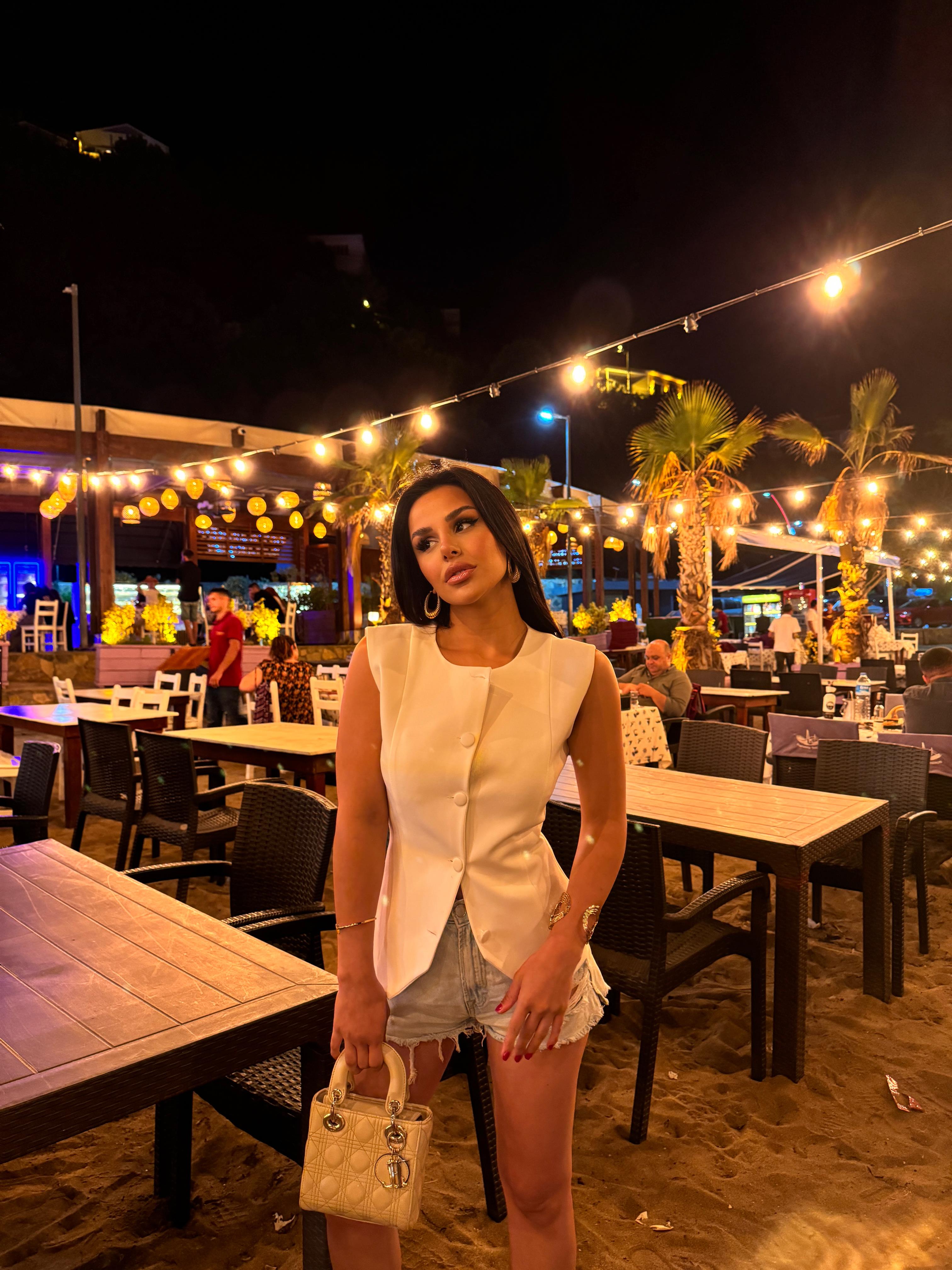 Julia Düğmeli Tasarım Yelek Beyaz