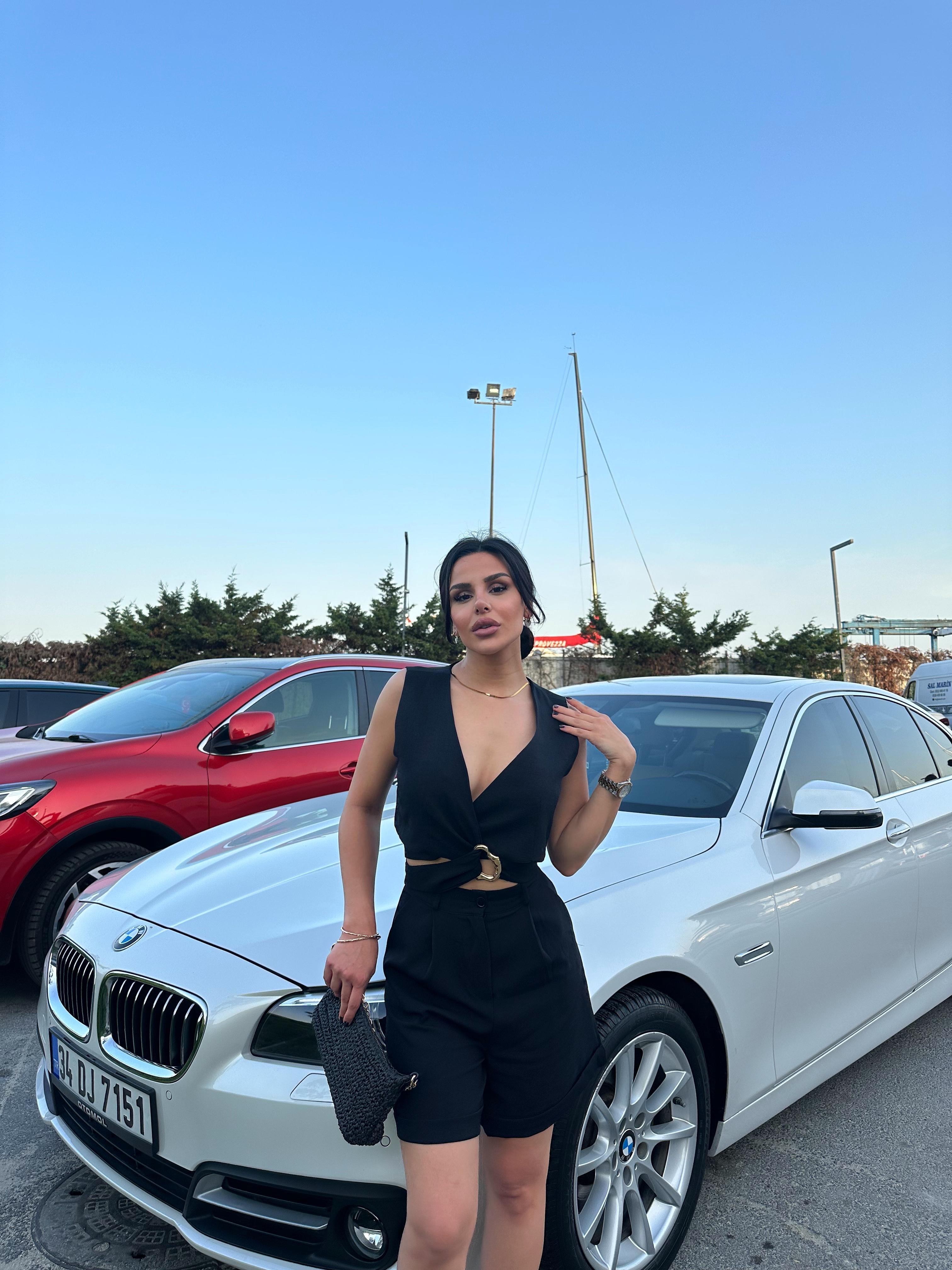 Shein Şehir Boy Kemerli Şort Siyah