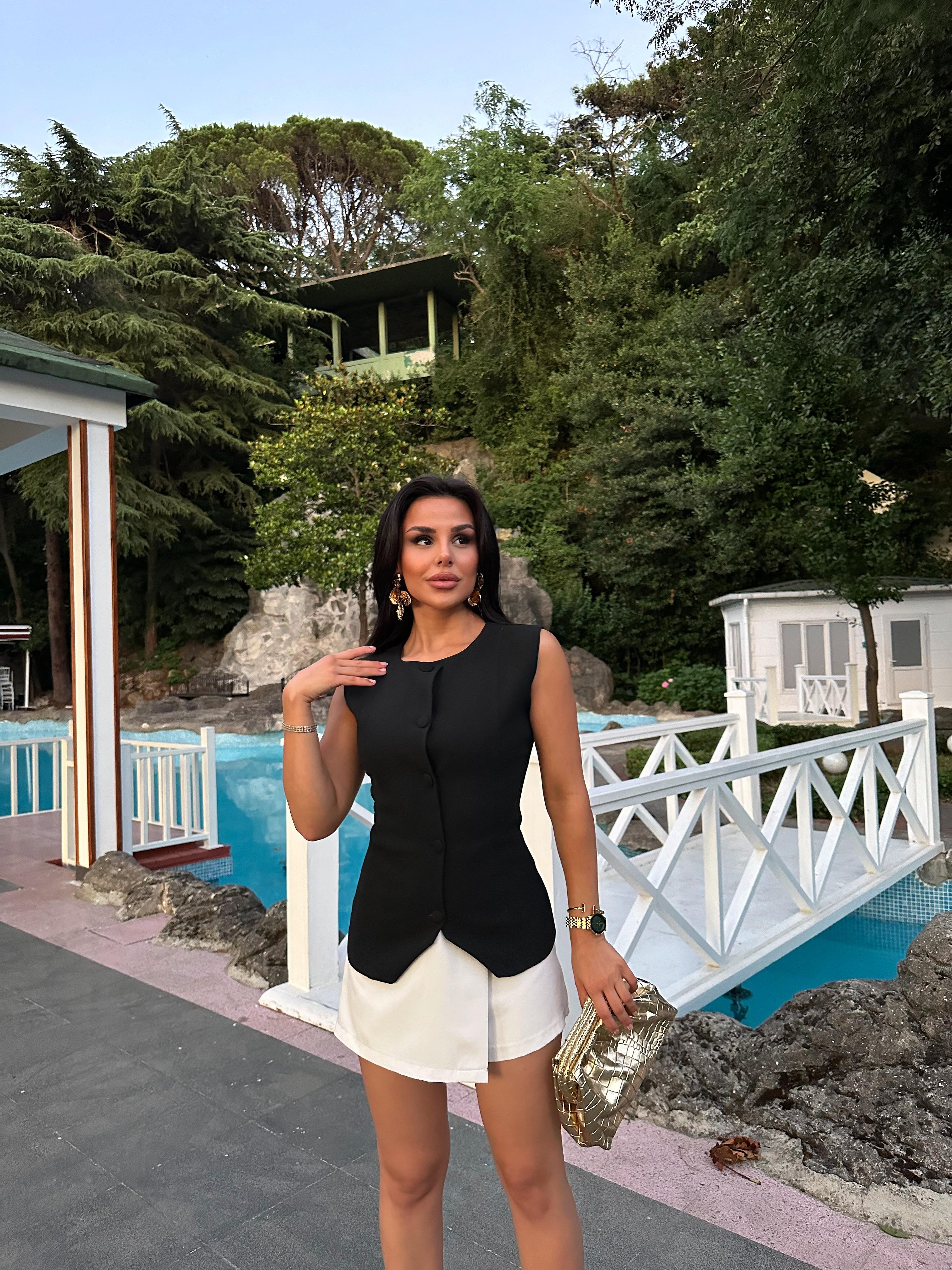Julia Düğmeli Tasarım Yelek Siyah
