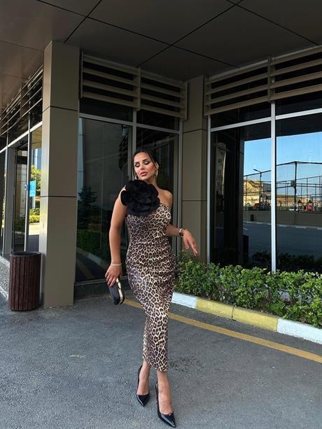 Romana Gül Detaylı Pul Payet Elbise Kahve 