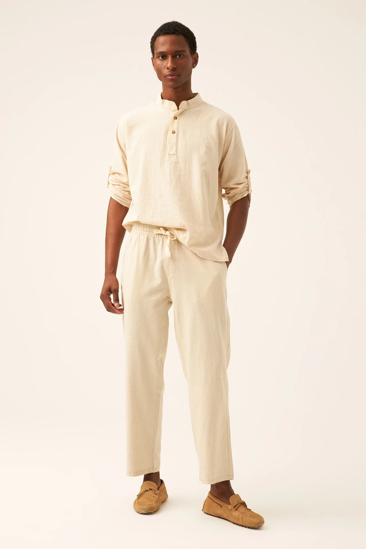 Erkek Üç Düğmeli Hakim Yaka Dökümlü Keten Gömlek