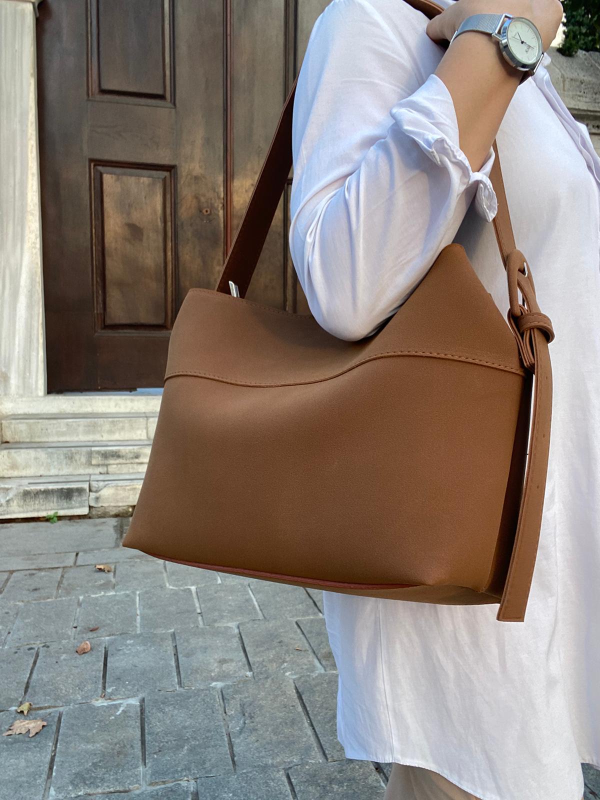 Süet Çok Şık Çok Kullanışlı Omuz Çantası - TABA