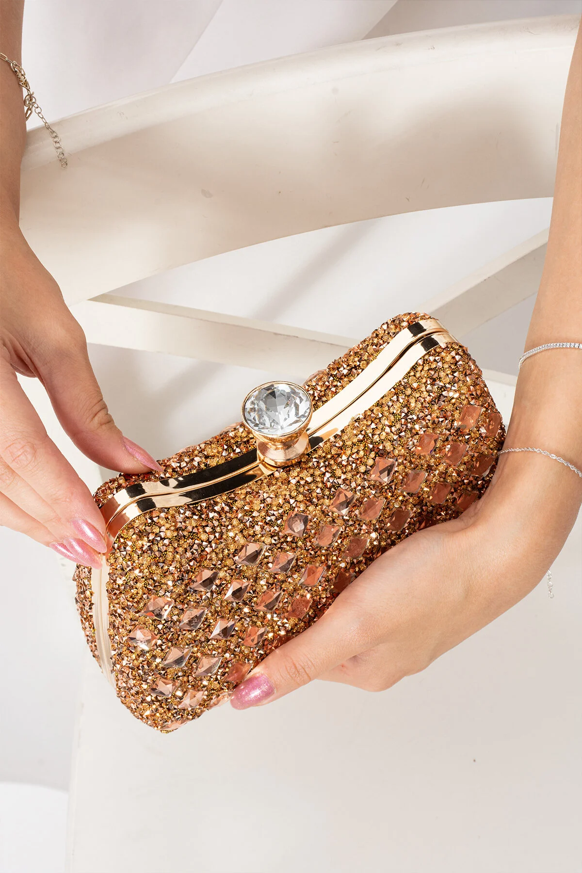  Iri Taşlı Üçgen Taş Detaylı Çift Taraflı Abiye Çanta - BRONZ