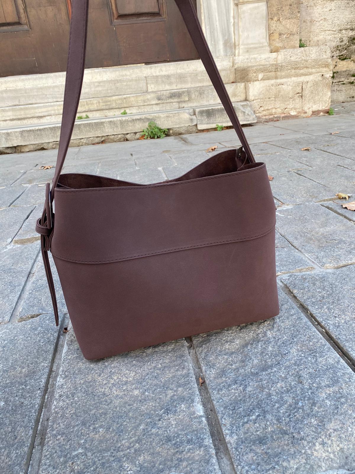 Süet Çok Şık Çok Kullanışlı Omuz Çantası - KAHVERENGİ