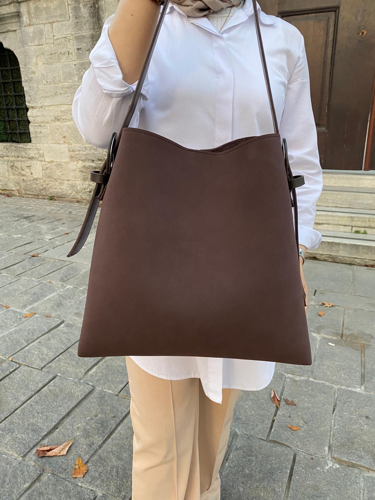 Süet Kemer Detaylı Büyük Boy Omuz Çantası - SÜET KAHVERENGİ