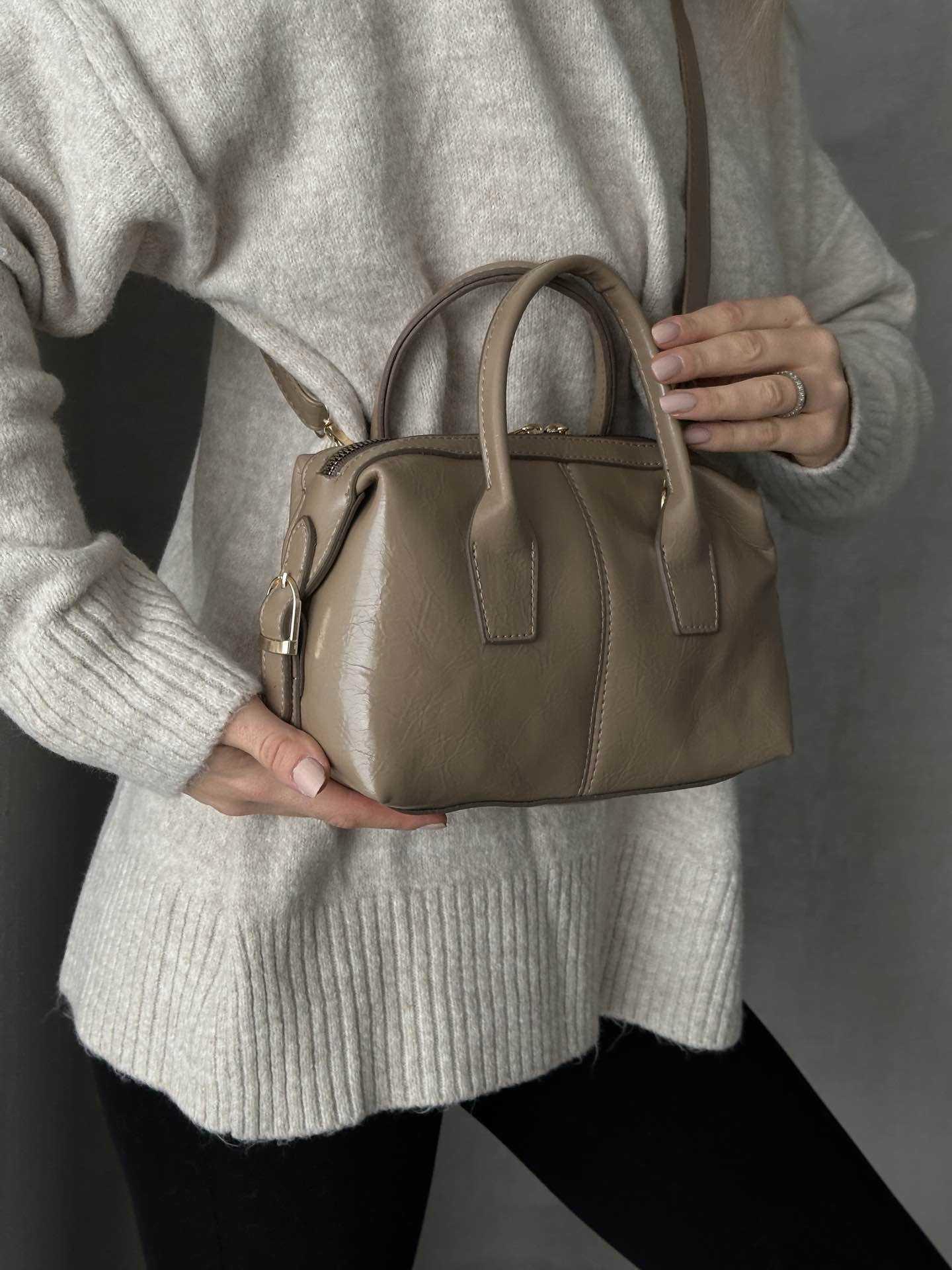 ORTA BOY SİLİNDİR MODEL ÇOK KULLANIŞLI OMUZ ÇANTASI - VİZON