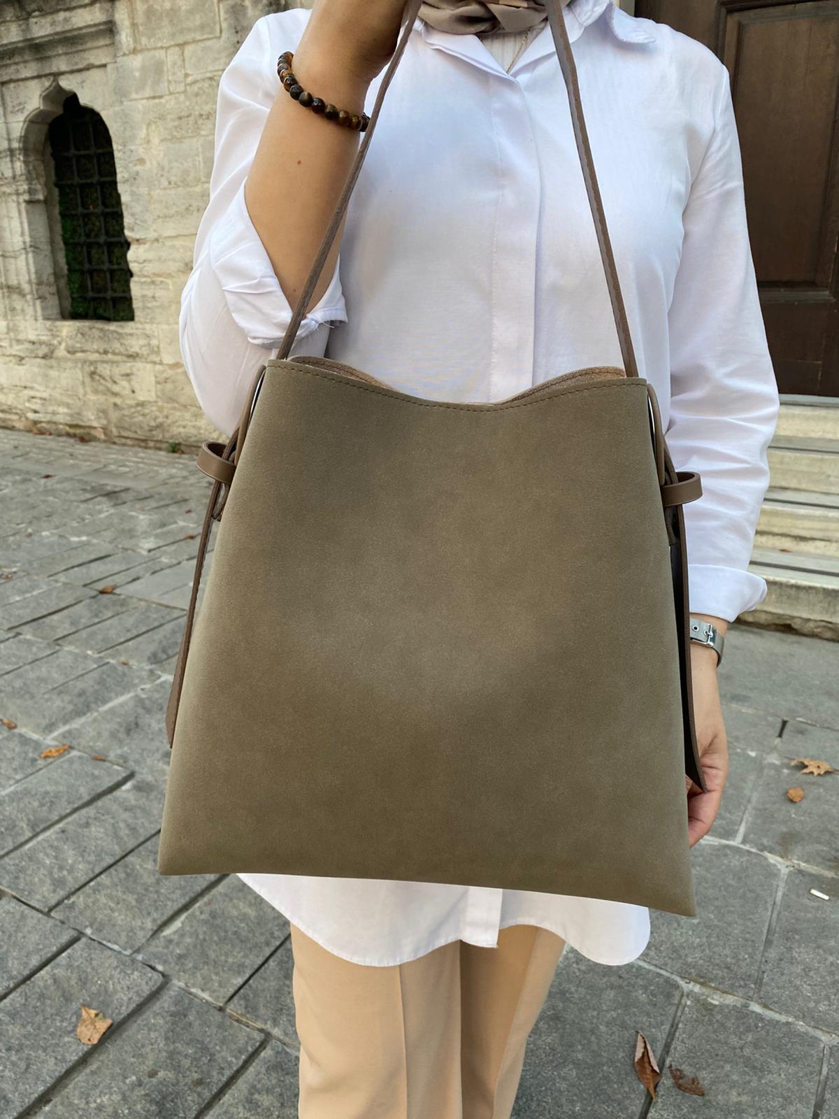 Süet Kemer Detaylı Büyük Boy Omuz Çantası - SÜET VİZON