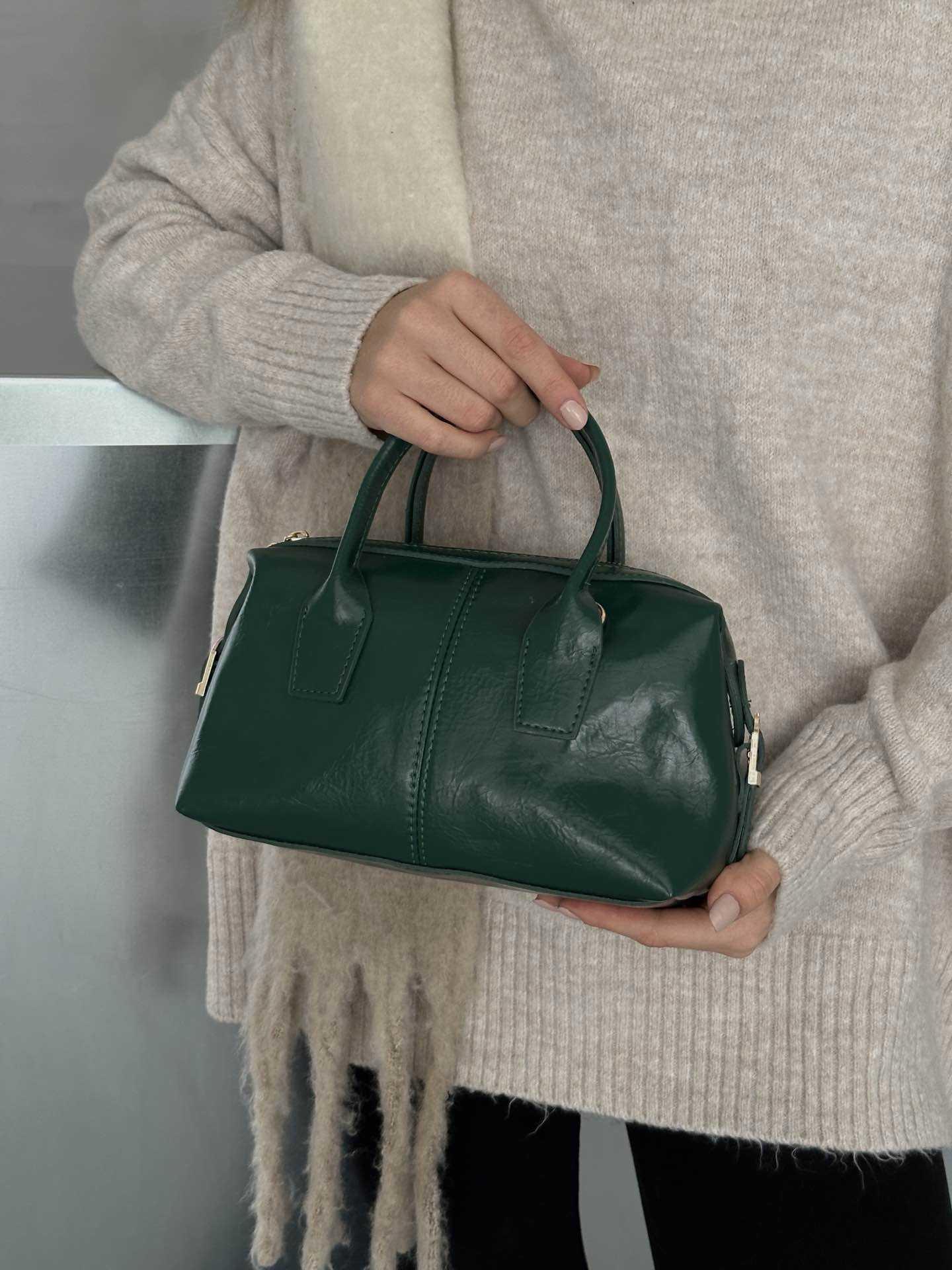 ORTA BOY SİLİNDİR MODEL ÇOK KULLANIŞLI OMUZ ÇANTASI - YEŞİL