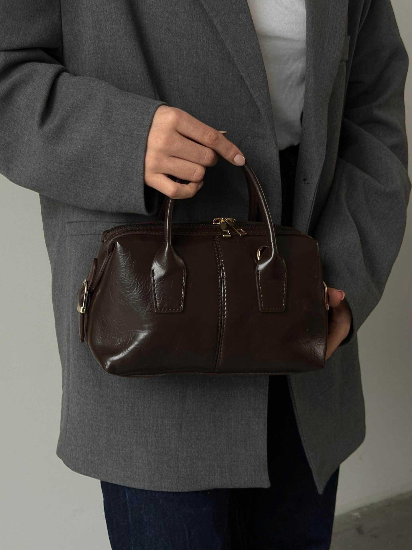 ORTA BOY SİLİNDİR MODEL ÇOK KULLANIŞLI OMUZ ÇANTASI - KAHVE