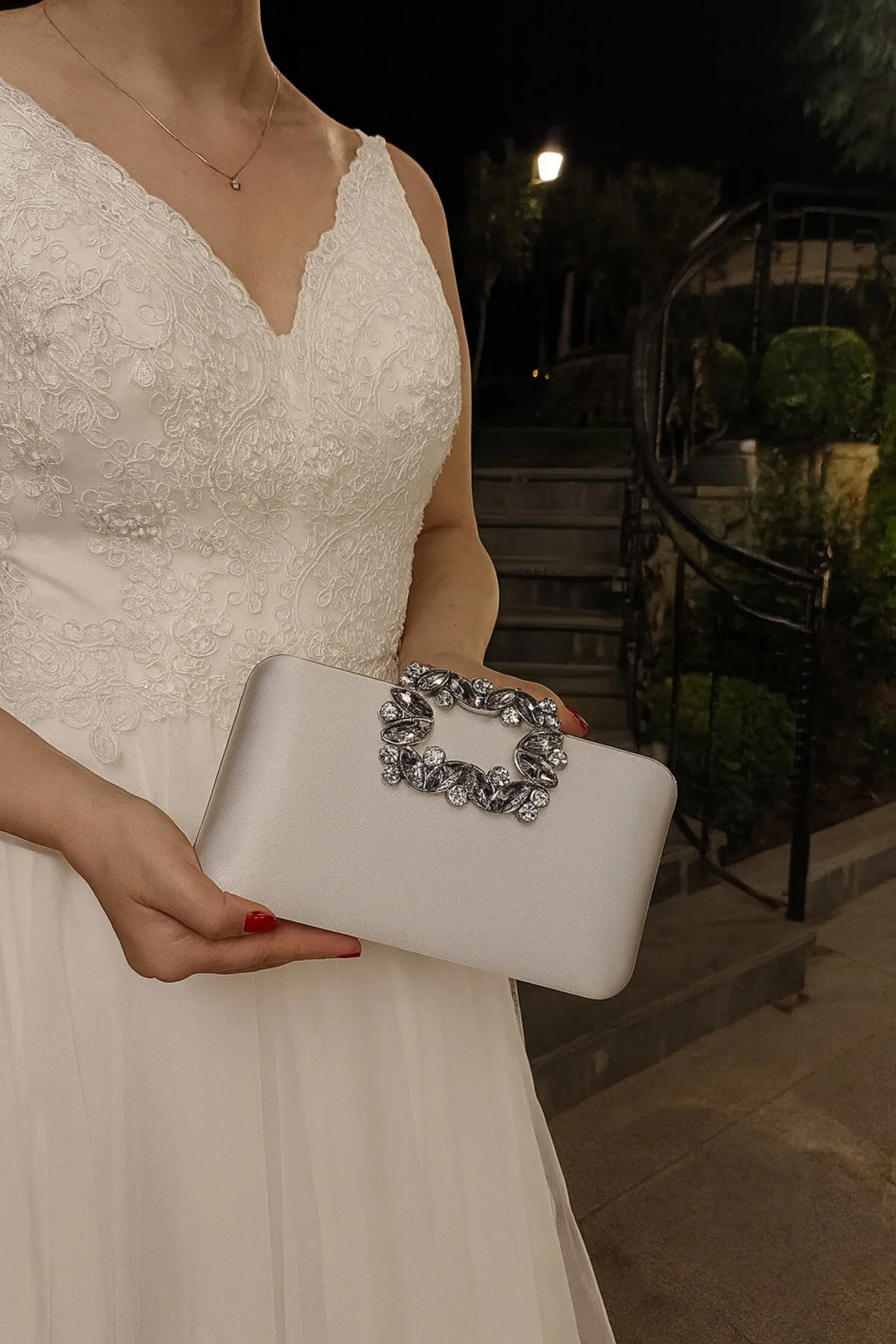 ABİYE TAŞLI TOKALI CLUTCH PORTFÖY EL DÜĞÜN NİŞAN GECE ÇANTASI - SATEN GÜMÜŞ