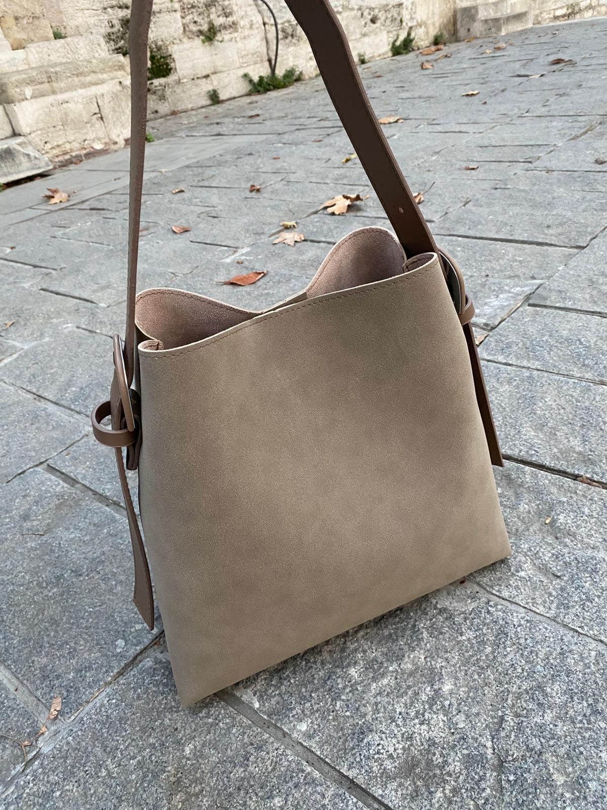 Süet Kemer Detaylı Büyük Boy Omuz Çantası - SÜET VİZON