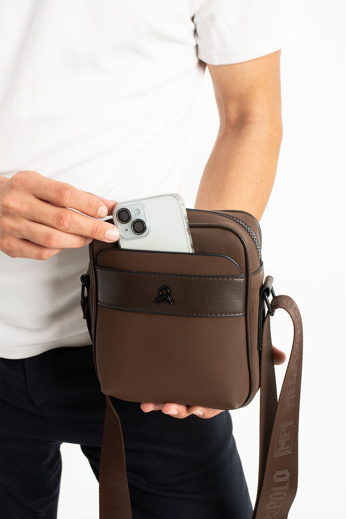 Erkek Günlük Spor Seyahat Çapraz Çanta Saten Kumaş Su İtici Hafif Omuz Göğüs Çantası - KAHVERENGİ