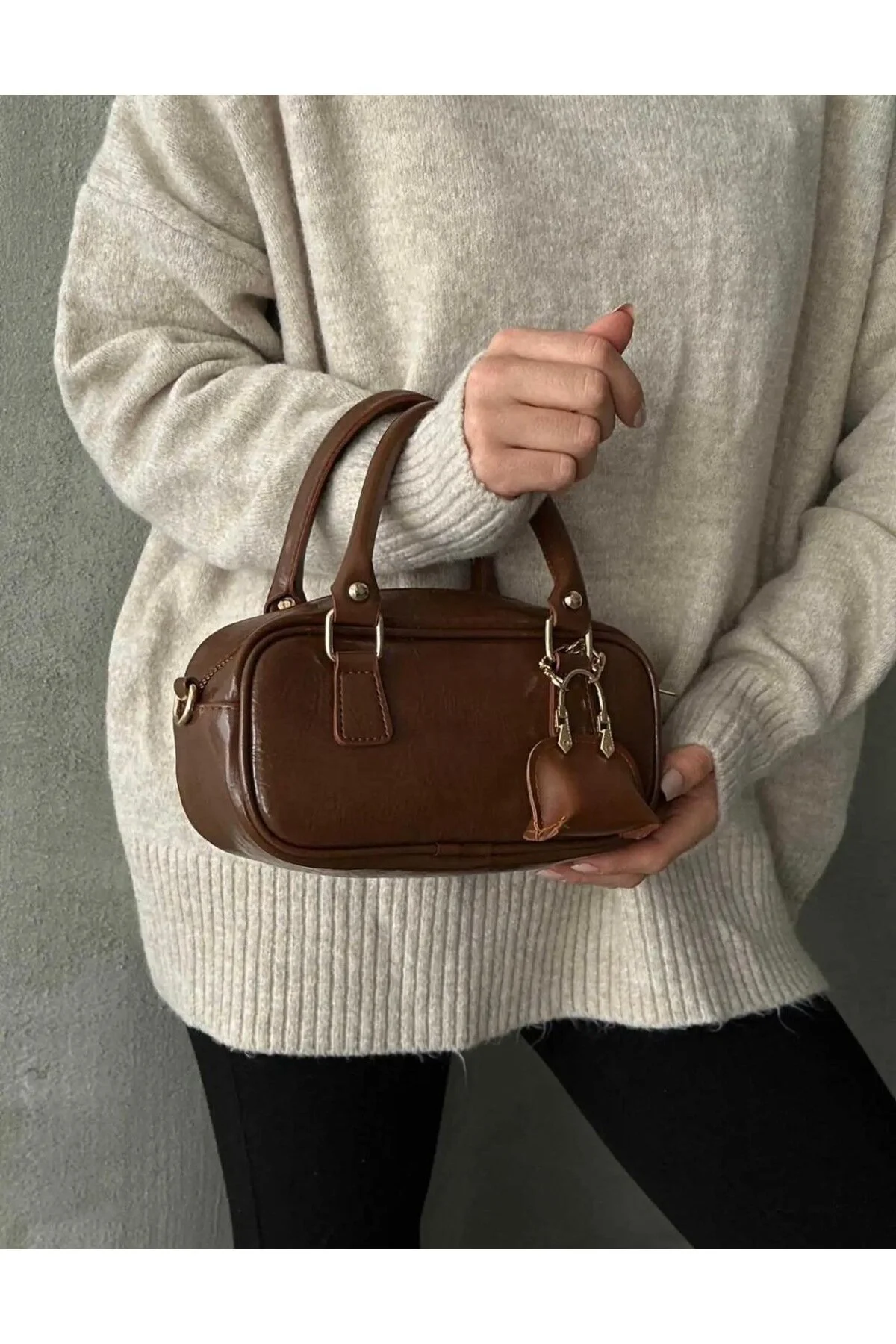 Charm Hediyeli Şık Tasarımlı Kırmızı El Ve Omuz Çantası - TABA