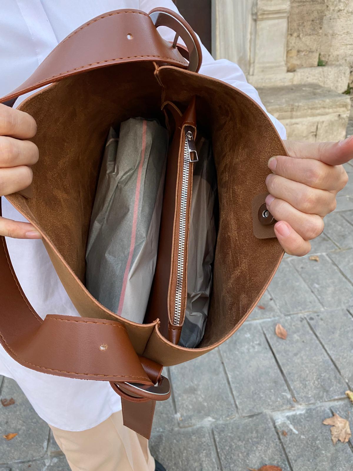 Süet Kemer Detaylı Büyük Boy Omuz Çantası - SÜET TABA