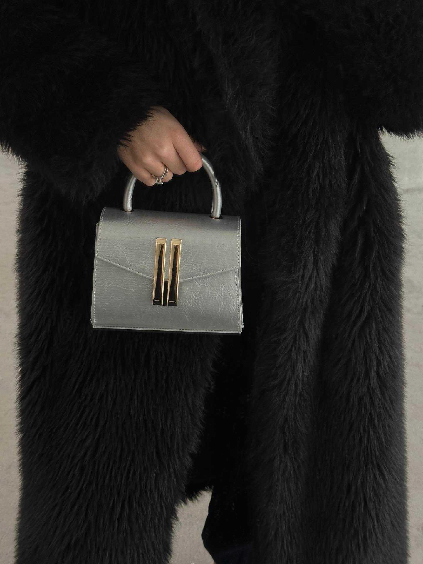 Çok şık El Ve Omuz Çantası - GÜMÜŞ