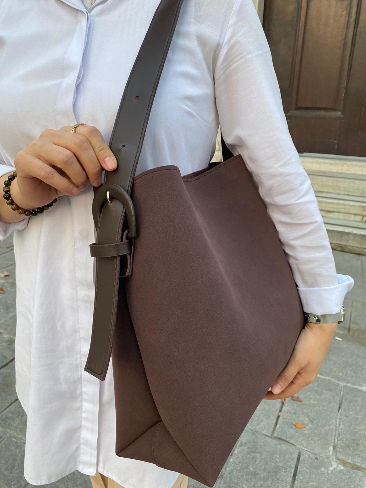 Süet Kemer Detaylı Büyük Boy Omuz Çantası - SÜET KAHVERENGİ